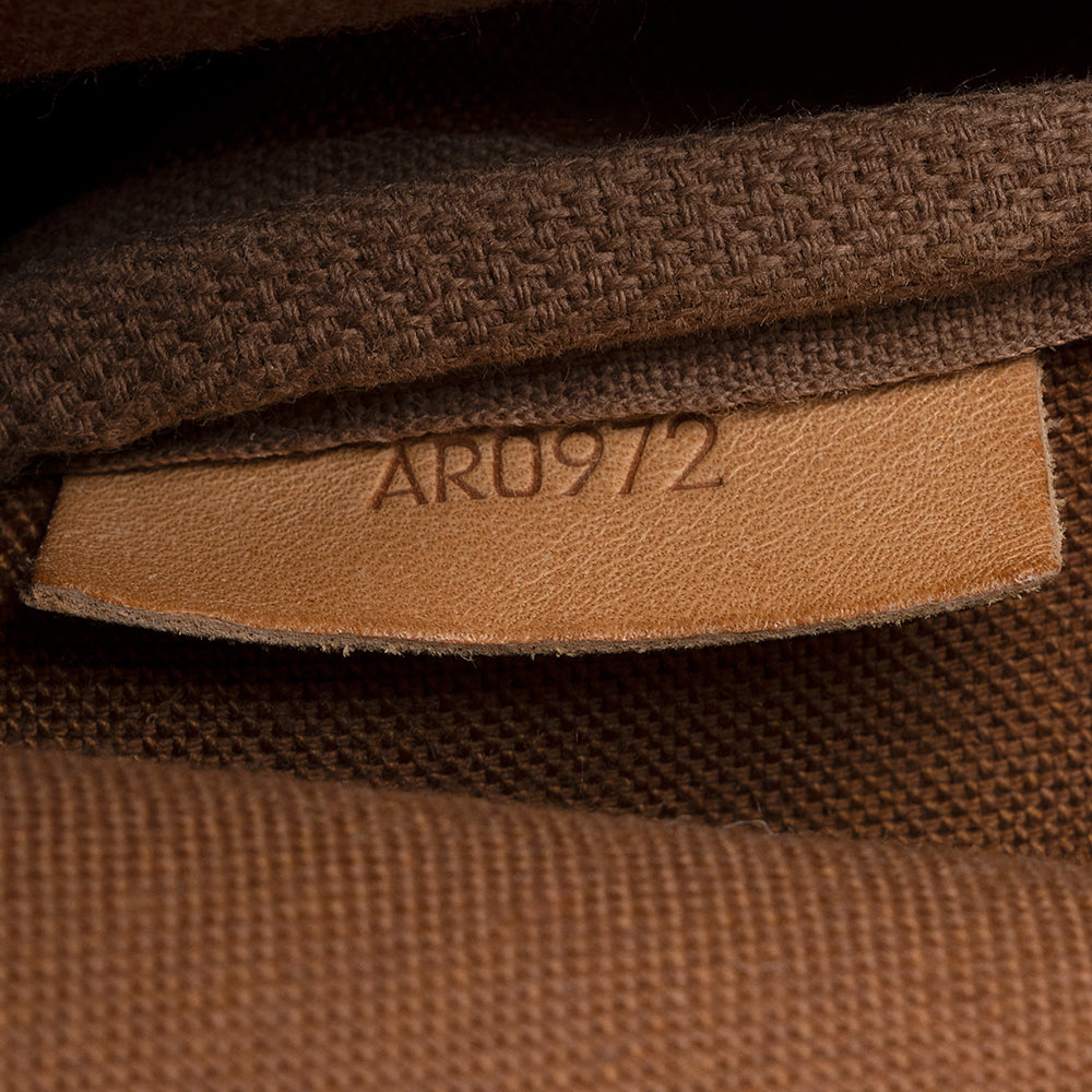 Louis Vuitton  Monogram Canvas Saumur 30 Messenger Bag - FINAL SALE (SHF-20345)