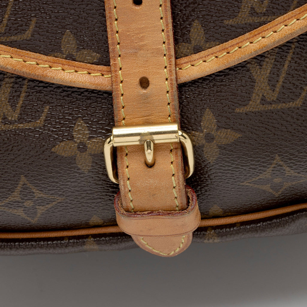 Louis Vuitton Monogram Canvas Saumur 30 Messenger Bag (SHF-Uyfdal)