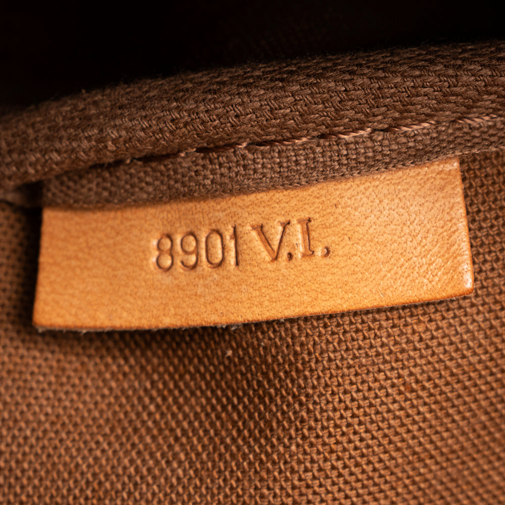 Louis Vuitton  Monogram Canvas Saumur 35 Messenger Bag - FINAL SALE (SHF-20346)