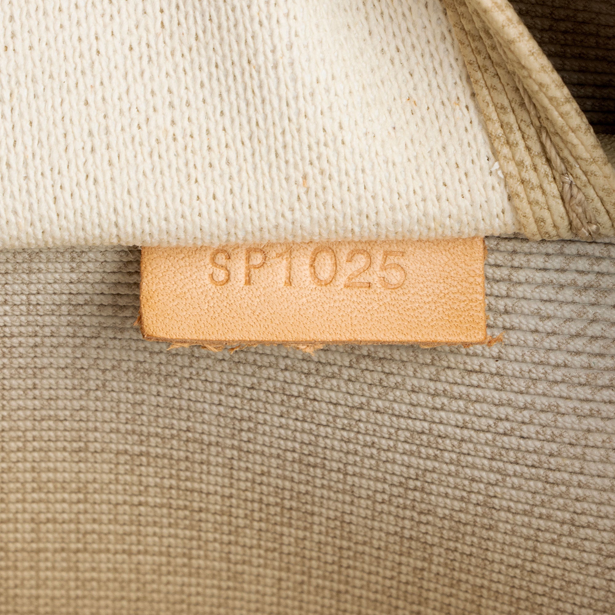 Louis Vuitton Monogram Canvas Sirius 45 Weekender (SHF-NdGwM7)