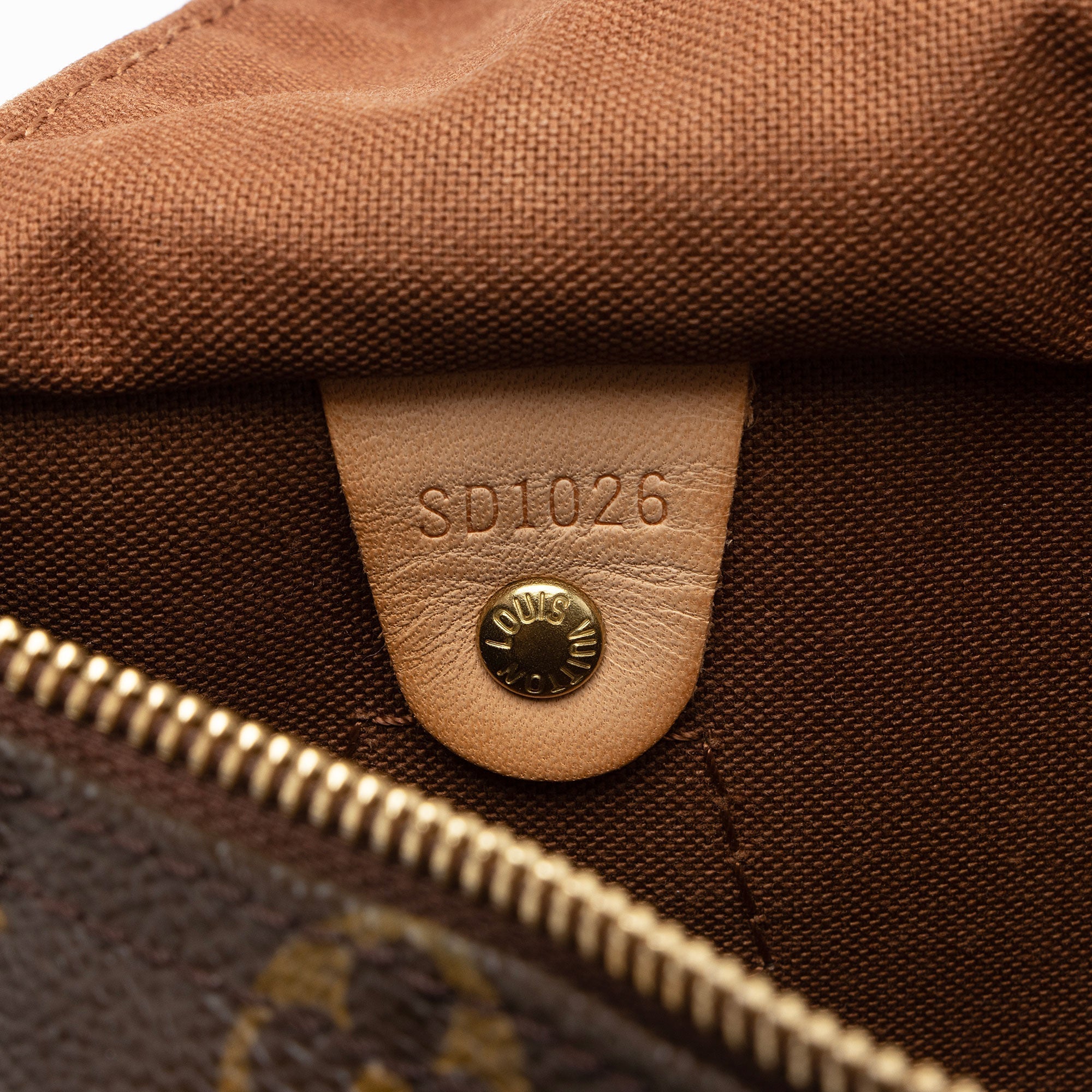 Louis Vuitton Monogram Canvas Speedy 25 Satchel (SHF-jH59Wo)