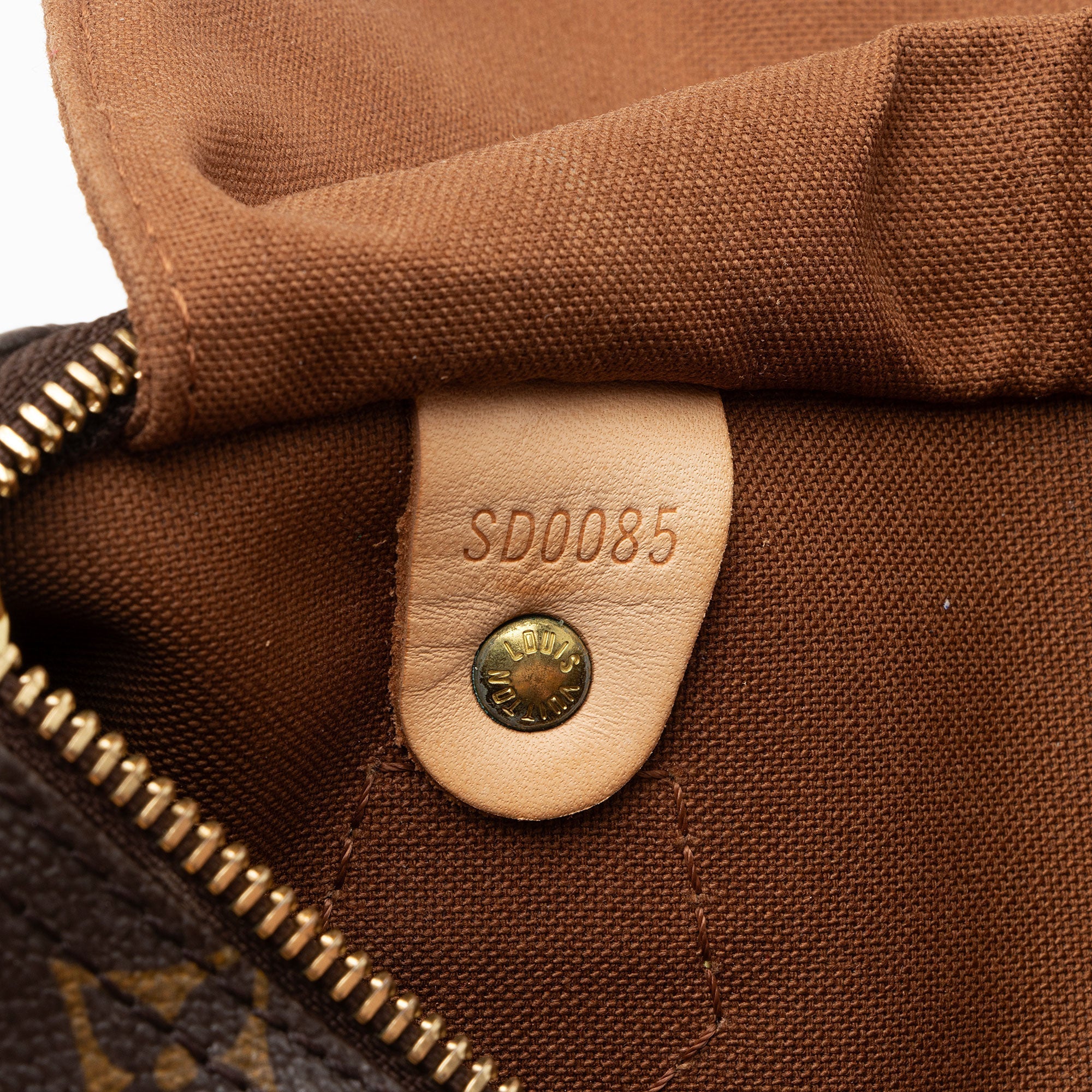 Louis Vuitton Monogram Canvas Speedy 25 Satchel (SHF-1NUxF3)