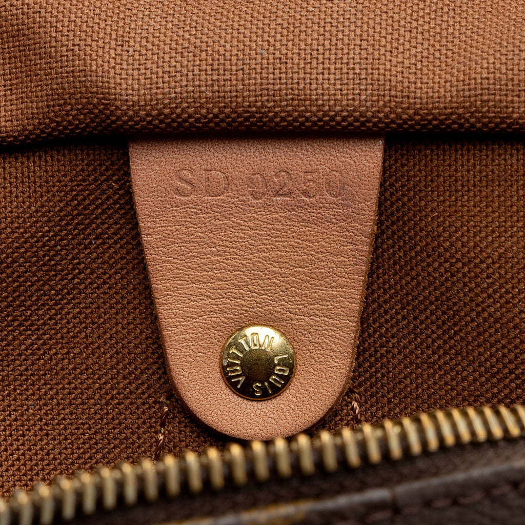 Louis Vuitton Monogram Canvas Speedy 30 Satchel (SHF-w8aaxC)