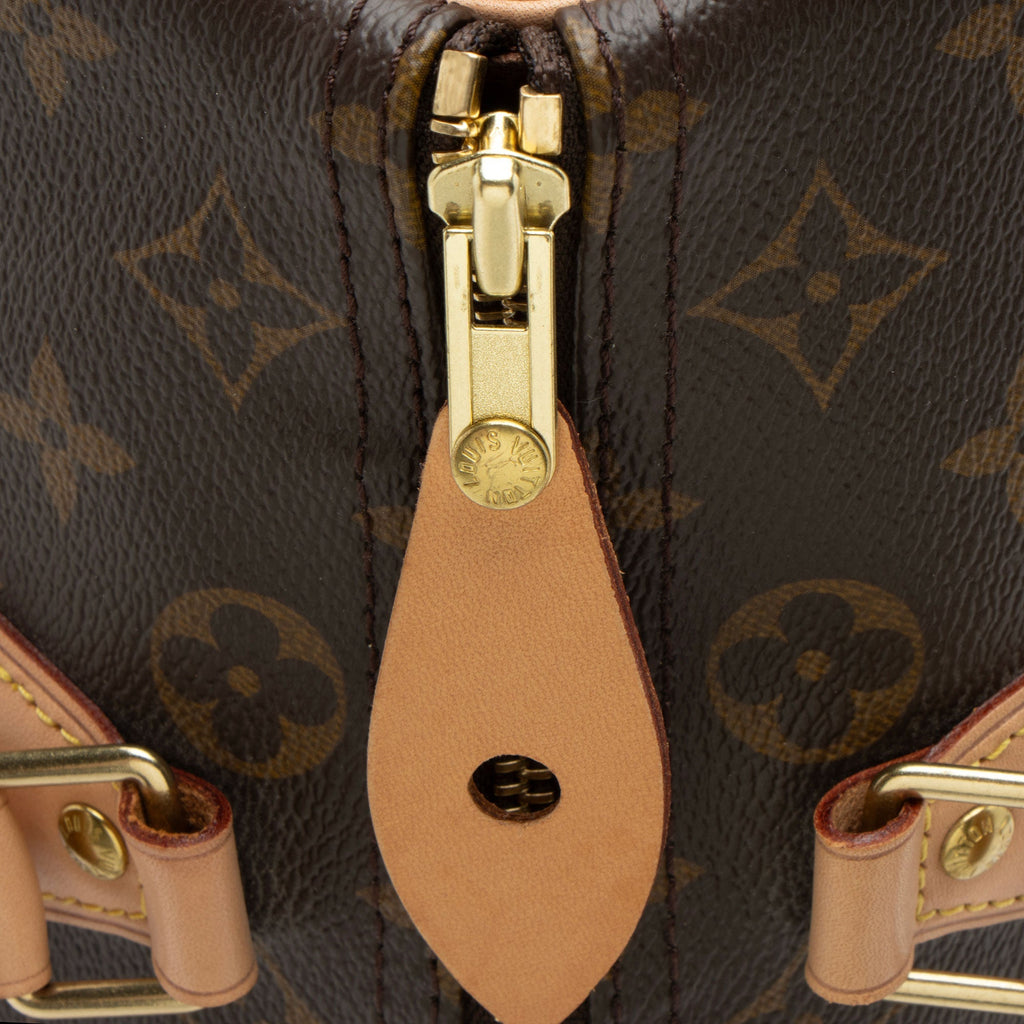 Louis Vuitton Monogram Canvas Speedy 30 Satchel (SHF-FEwSl3)