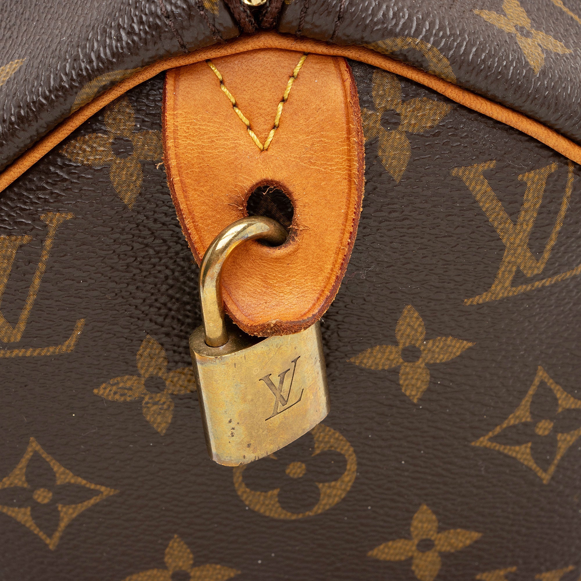 Louis Vuitton Monogram Canvas Speedy 30 Satchel (SHF-xGja6B)