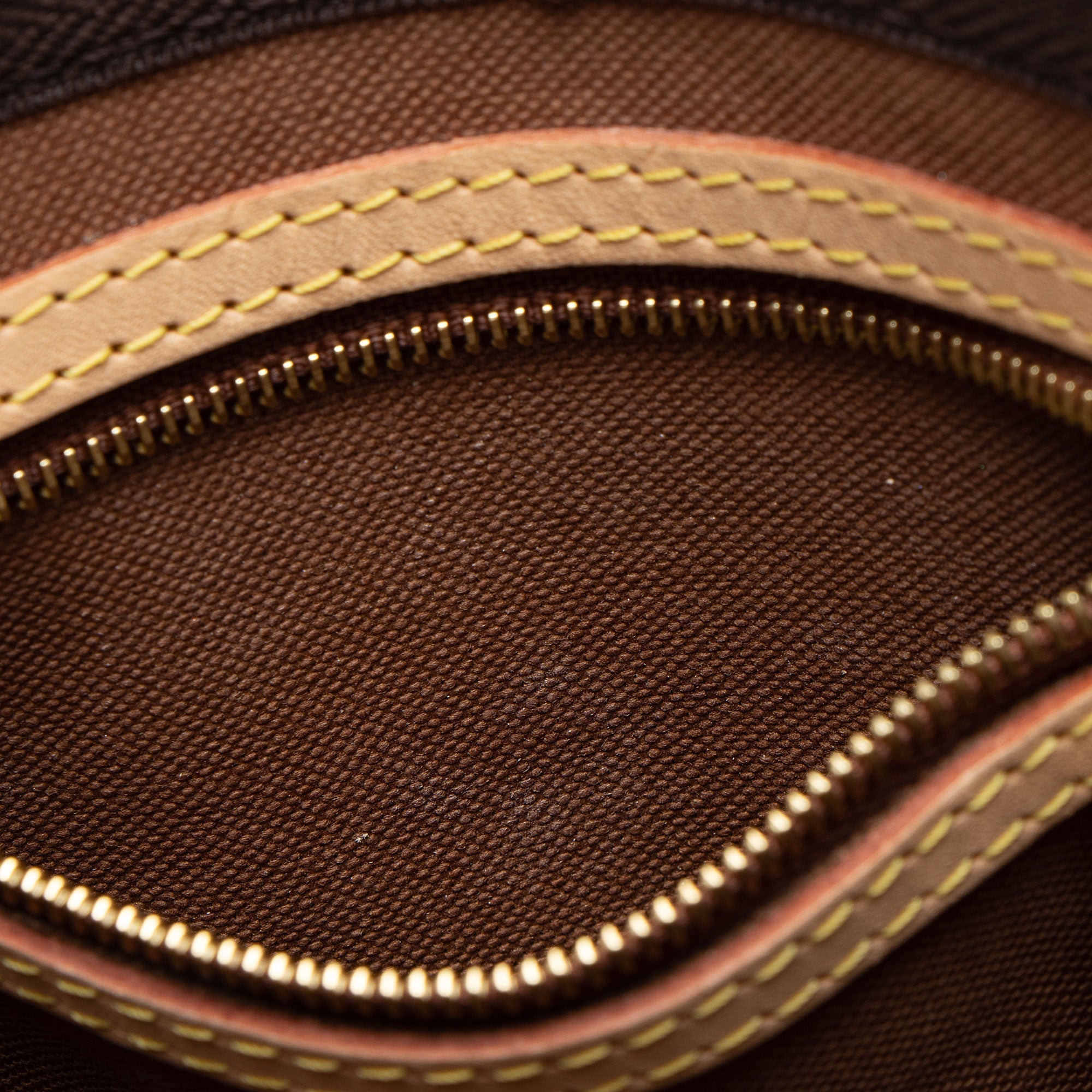 Louis Vuitton Monogram Canvas Speedy Bandouliere 25 Satchel (SHF-3K4Gdy)