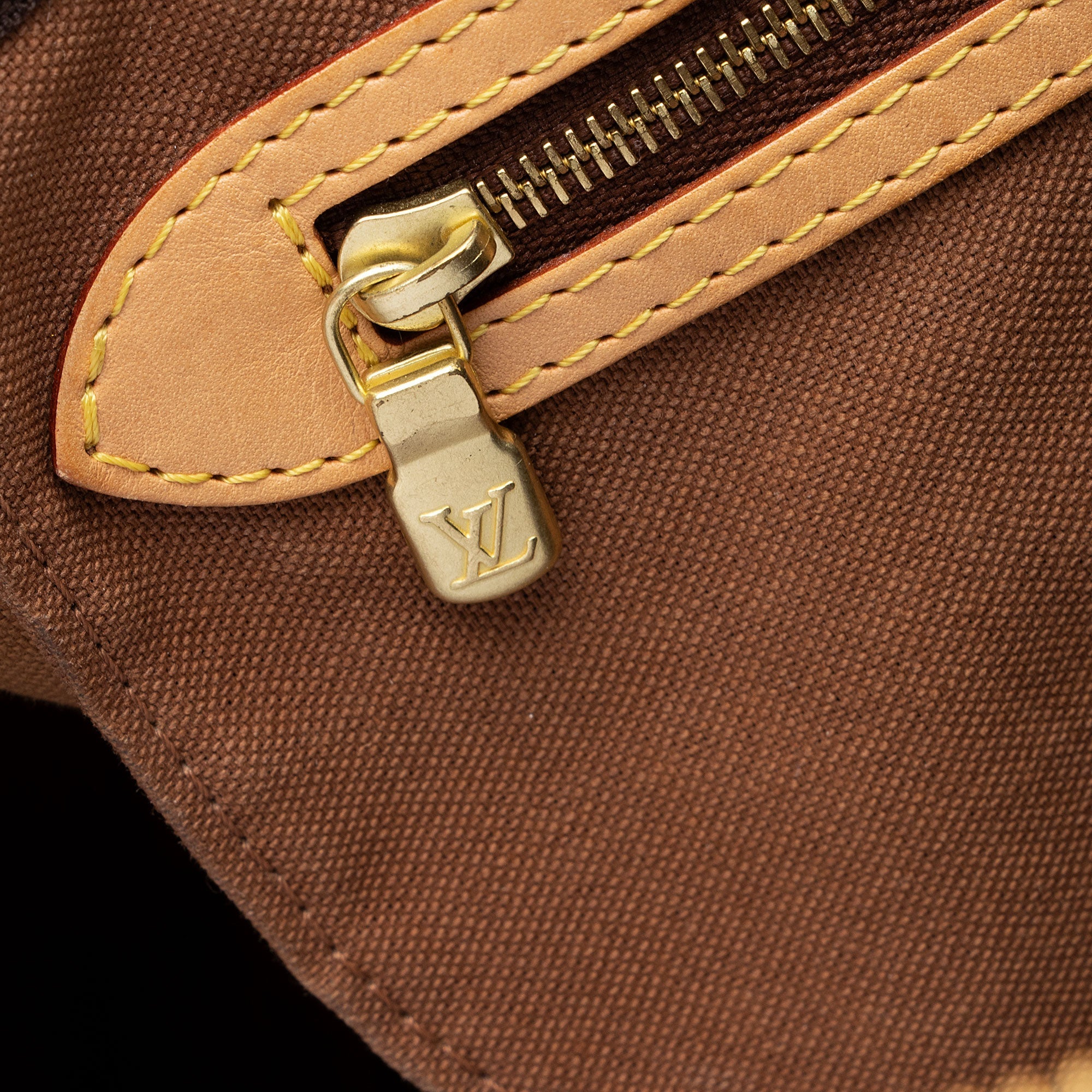 Louis Vuitton Monogram Canvas Speedy Bandouliere 35 Satchel (SHF-FacODh)