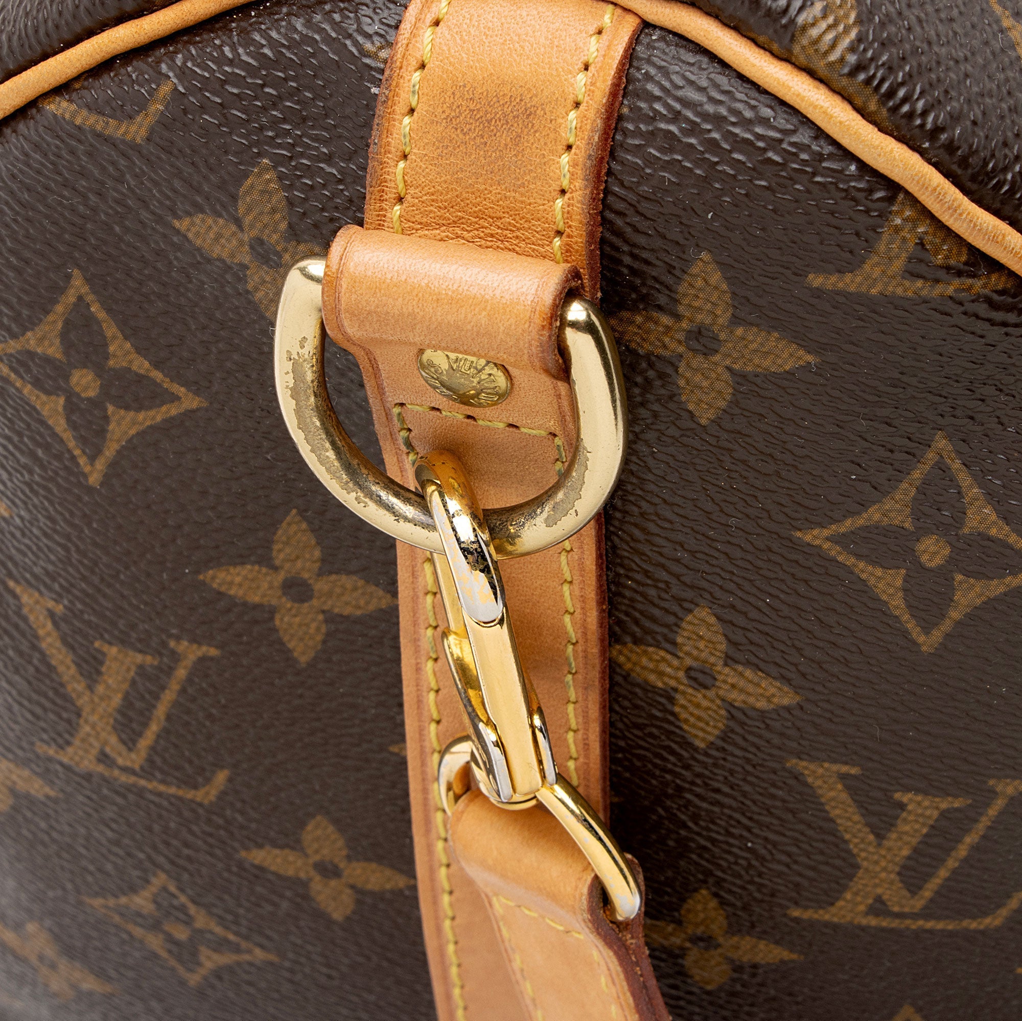Louis Vuitton Monogram Canvas Speedy Bandouliere 35 Satchel (SHF-4v9vw4)