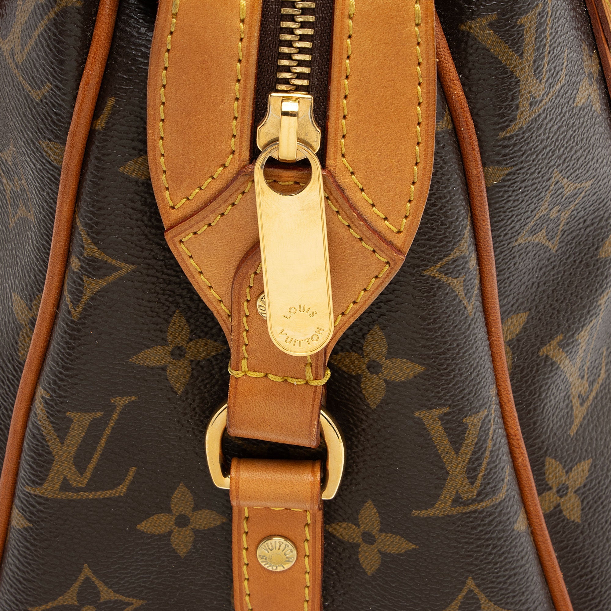 Louis Vuitton Monogram Canvas Stresa PM Shoulder Bag (SHF-vHbxCH)