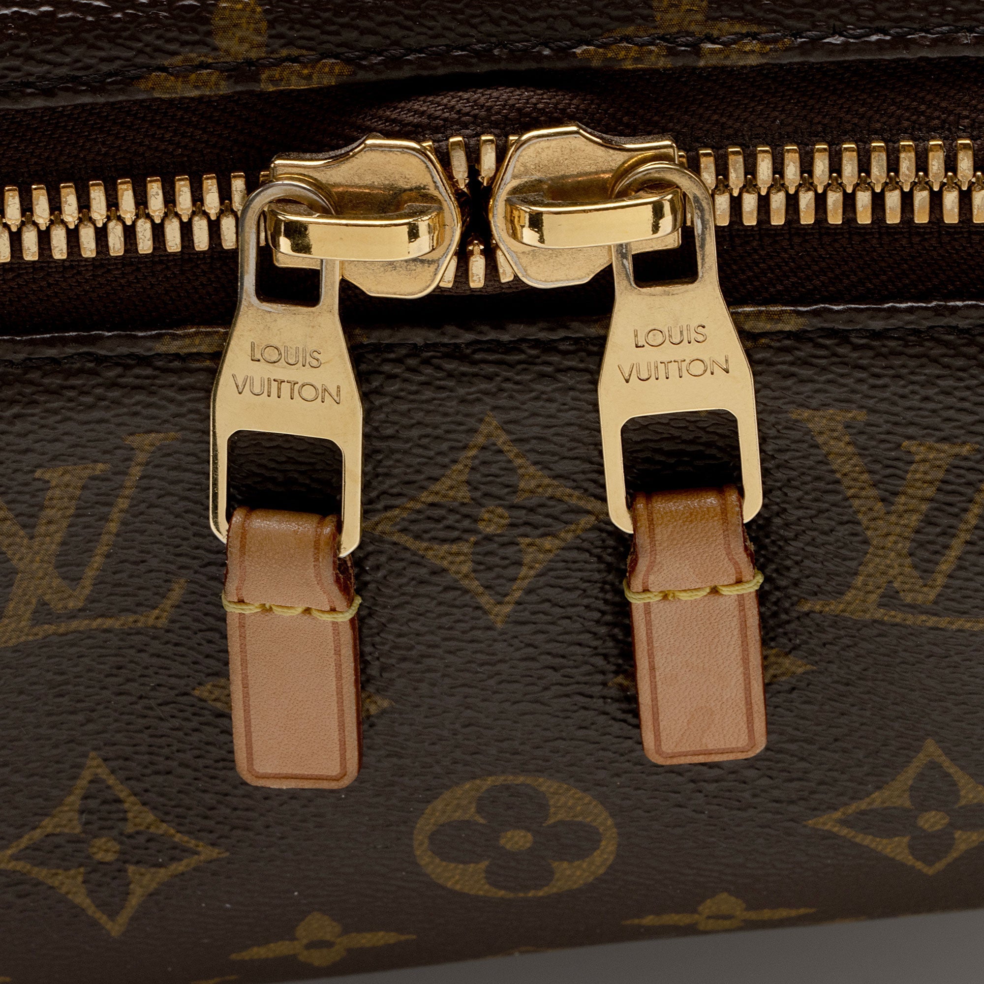Louis Vuitton Monogram Canvas Sully MM Shoulder Bag (SHF-XGj2gi)