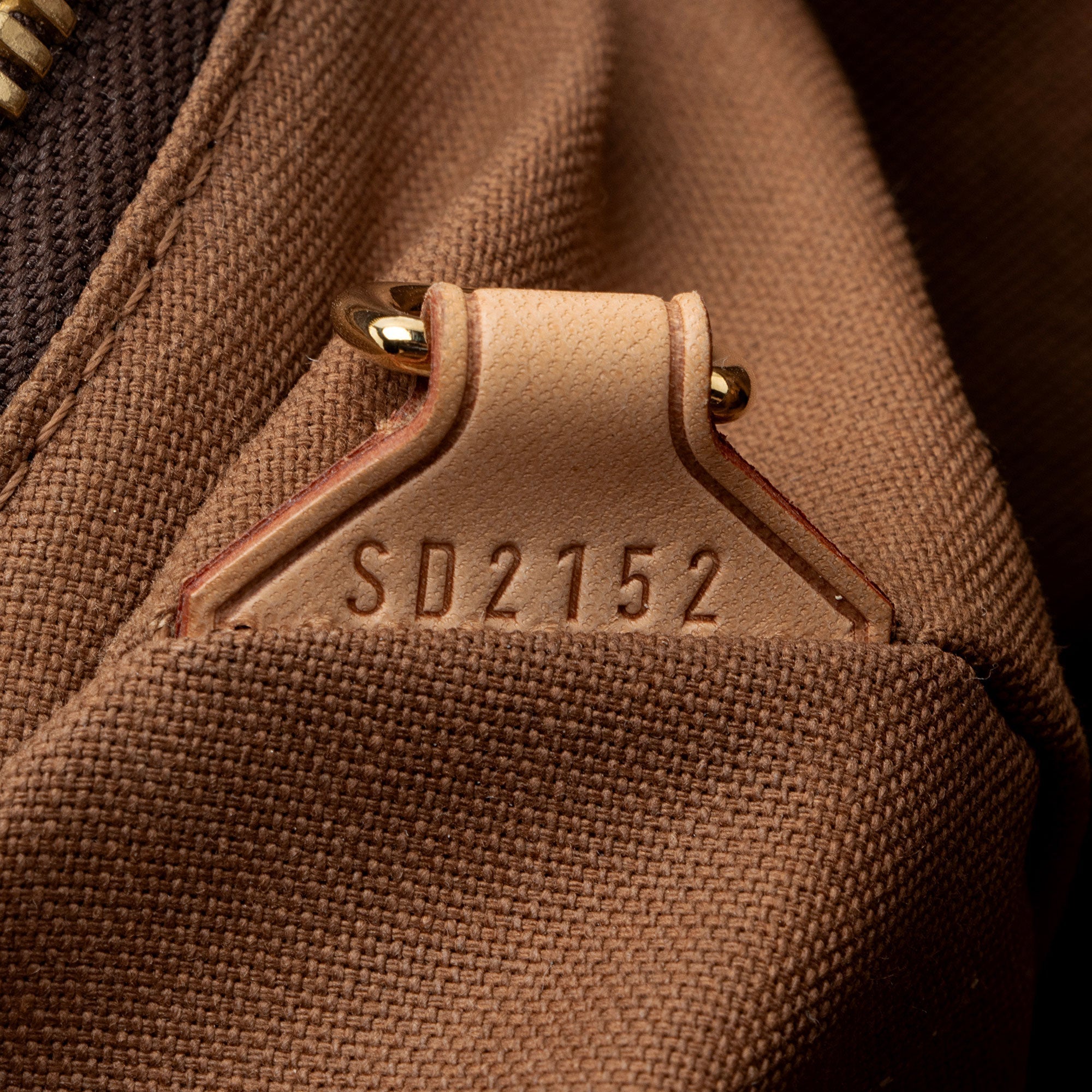 Louis Vuitton Monogram Canvas Tivoli GM Satchel (SHF-W1jxop)