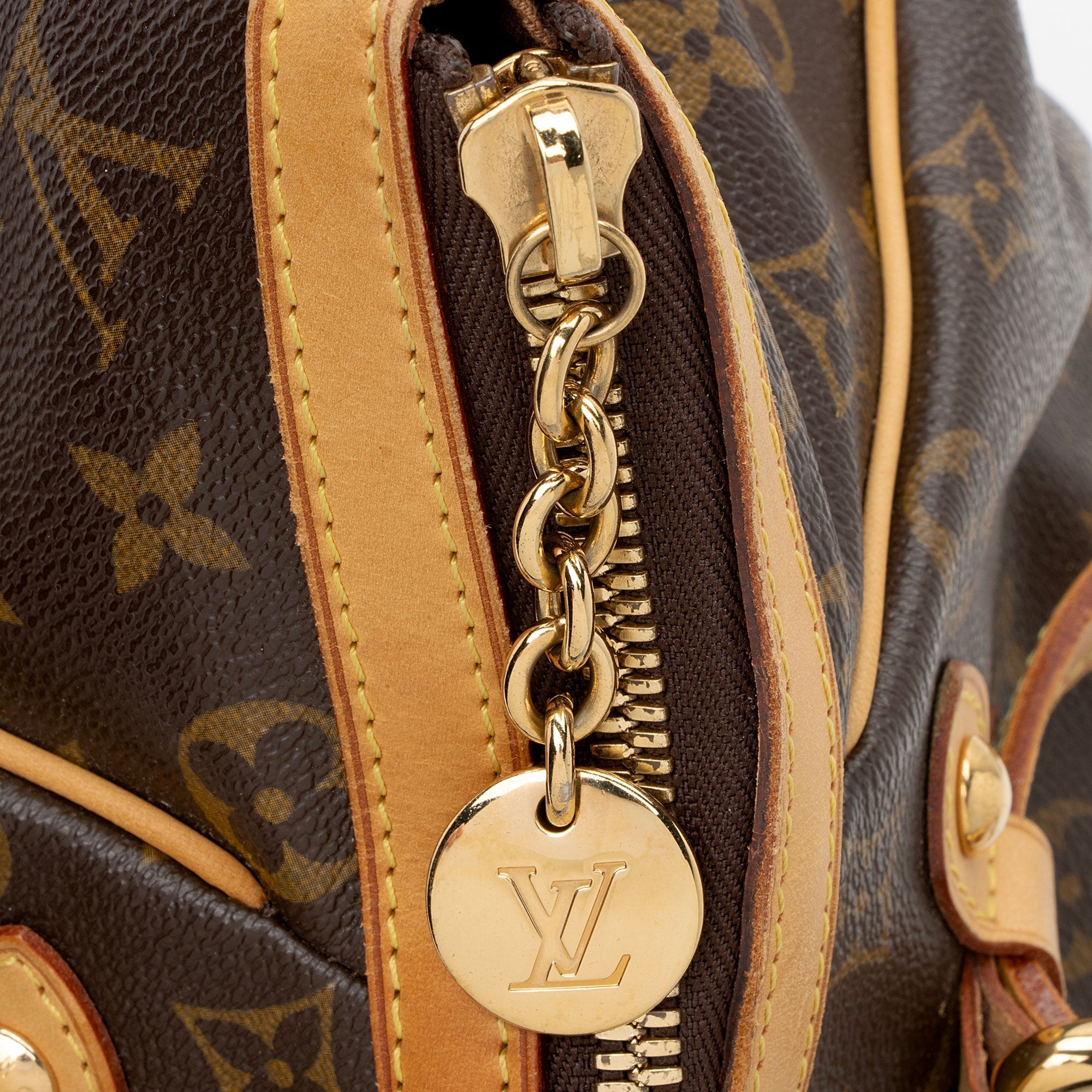 Louis Vuitton Monogram Canvas Tivoli GM Satchel (SHF-667bj5)