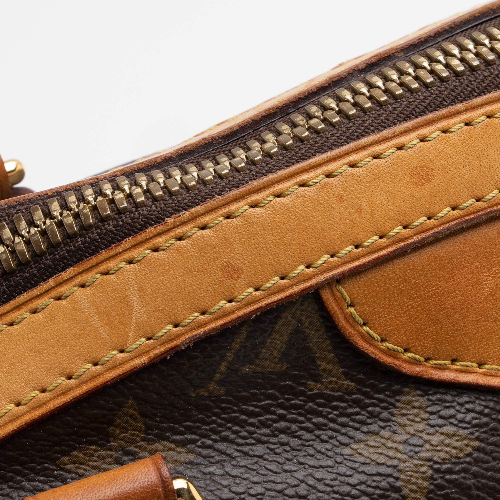 Louis Vuitton Monogram Canvas Tivoli PM Satchel (SHF-22572)