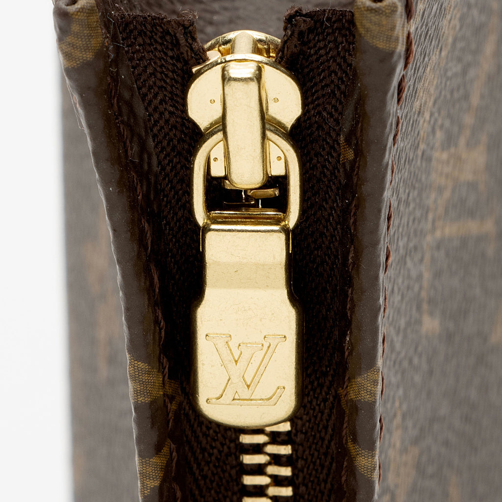 Louis Vuitton Monogram Canvas Toiletry Pouch 15 (SHF-HH8DGD)