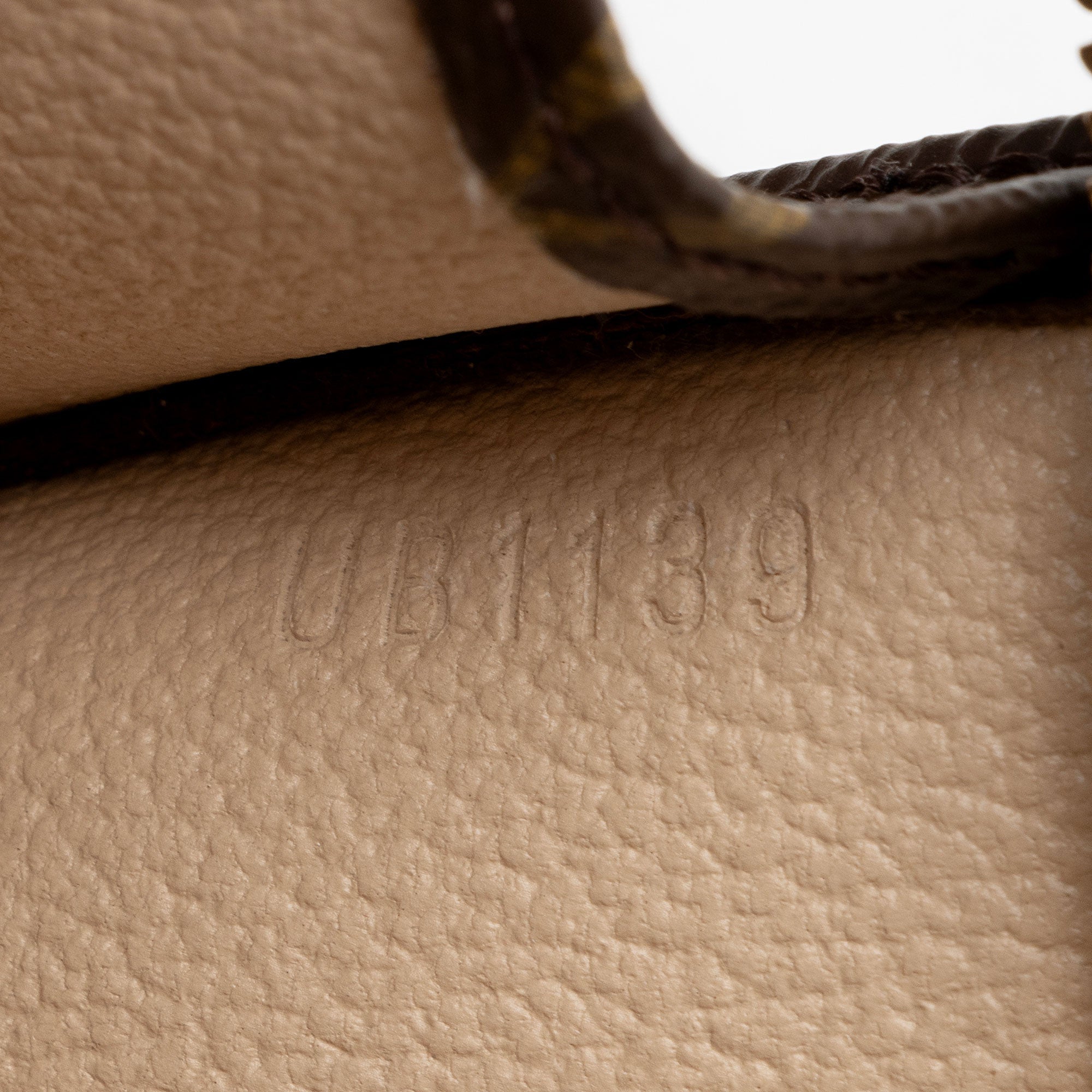 Louis Vuitton Monogram Canvas Toiletry Pouch 15 (SHF-HH8DGD)