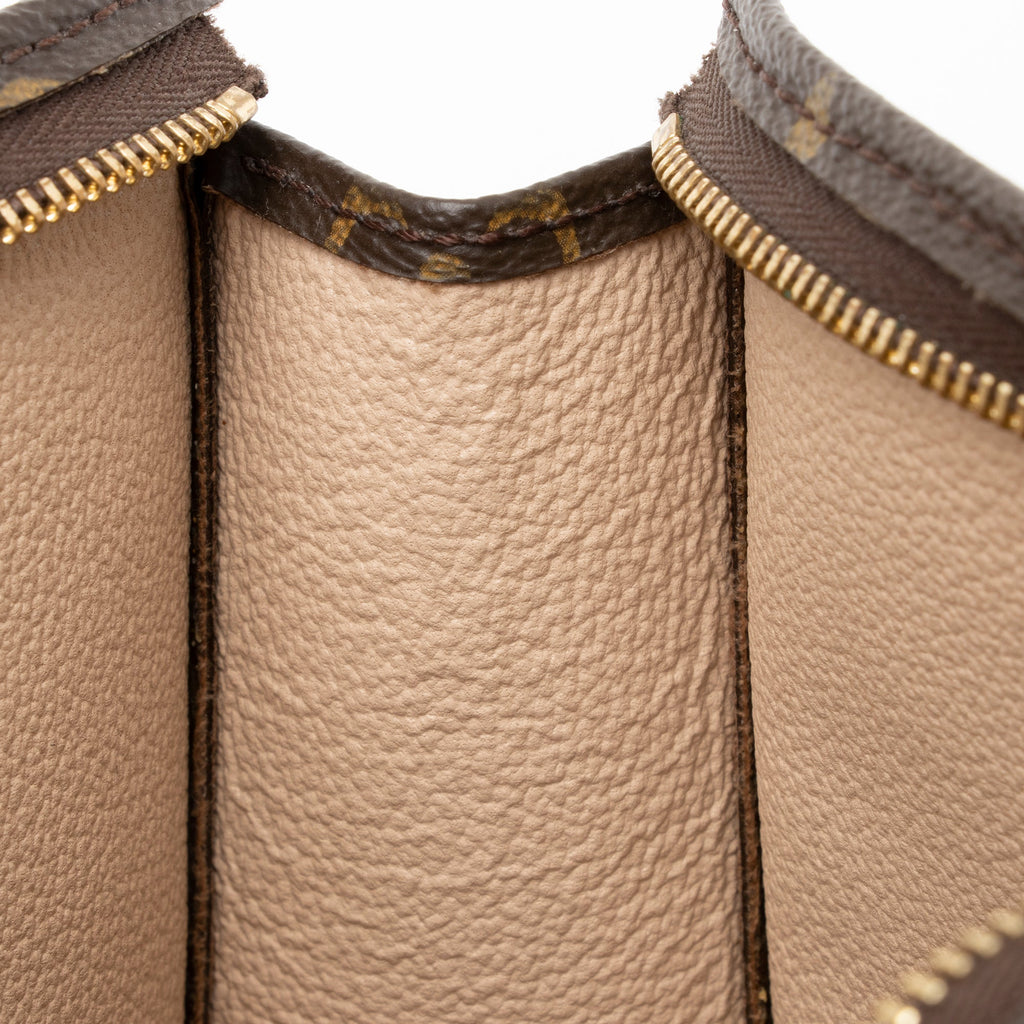 Louis Vuitton Monogram Canvas Toiletry Pouch 19 (SHF-aypwnO)