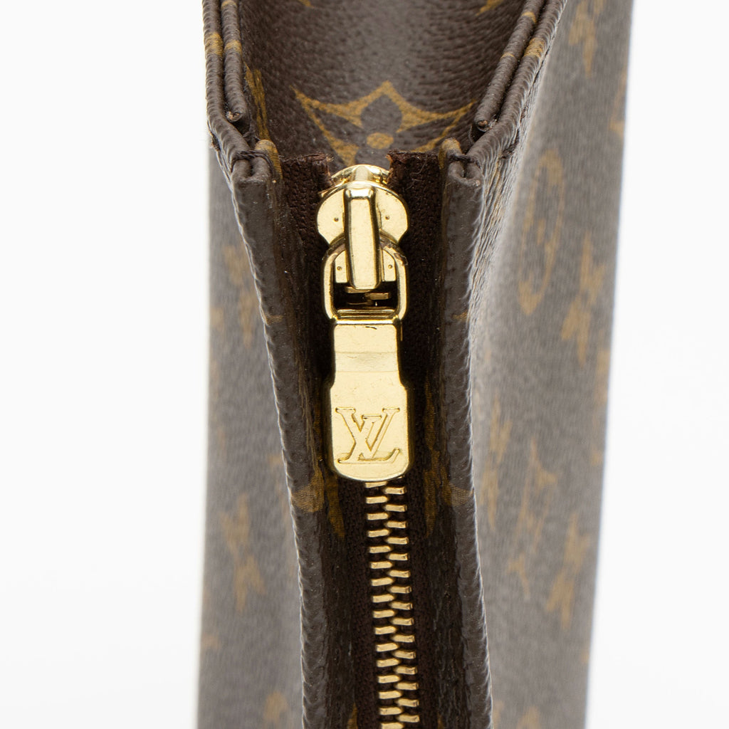 Louis Vuitton Monogram Canvas Toiletry Pouch 19 (SHF-VQJYSZ)