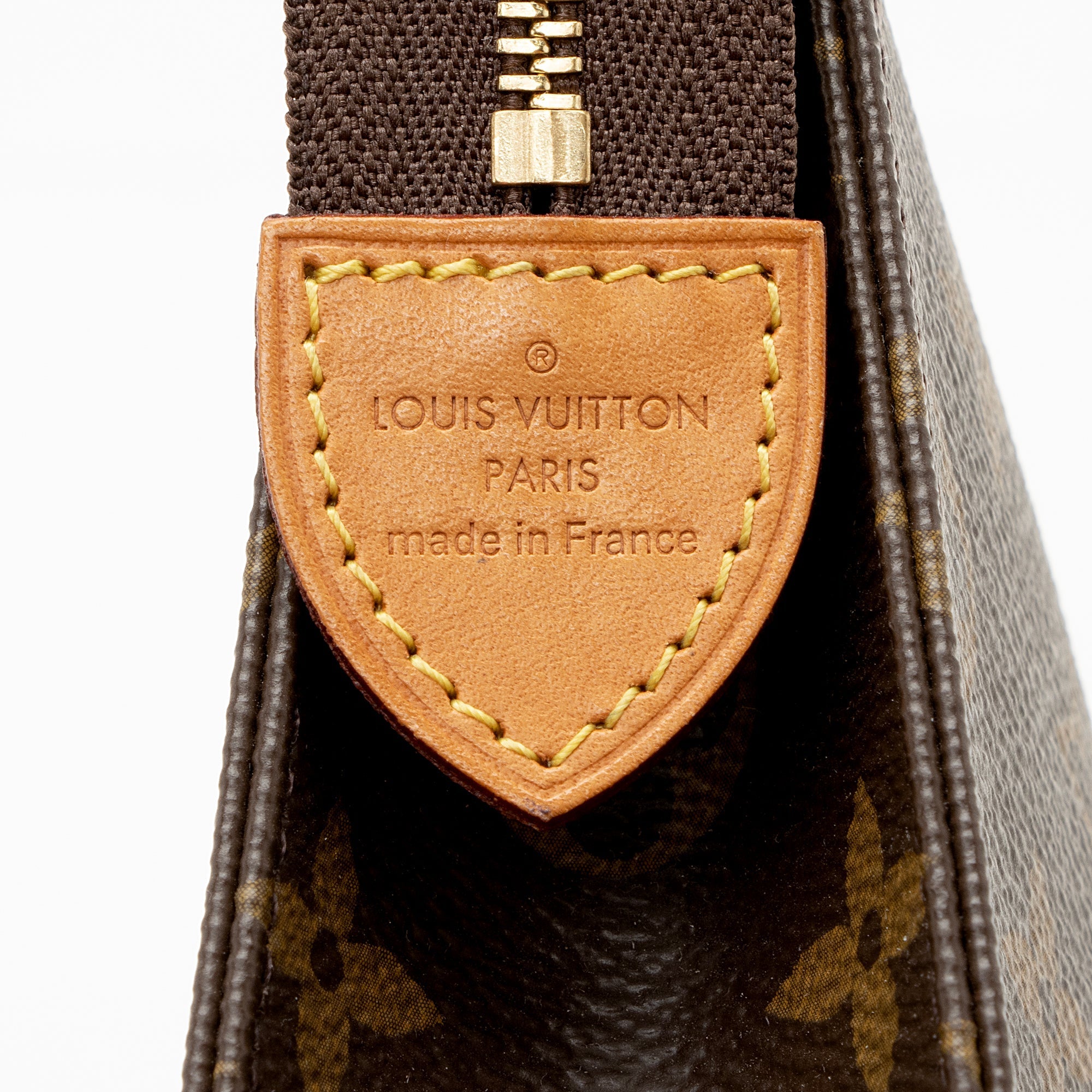 Louis Vuitton Monogram Canvas Toiletry Pouch 26 (SHF-22359)