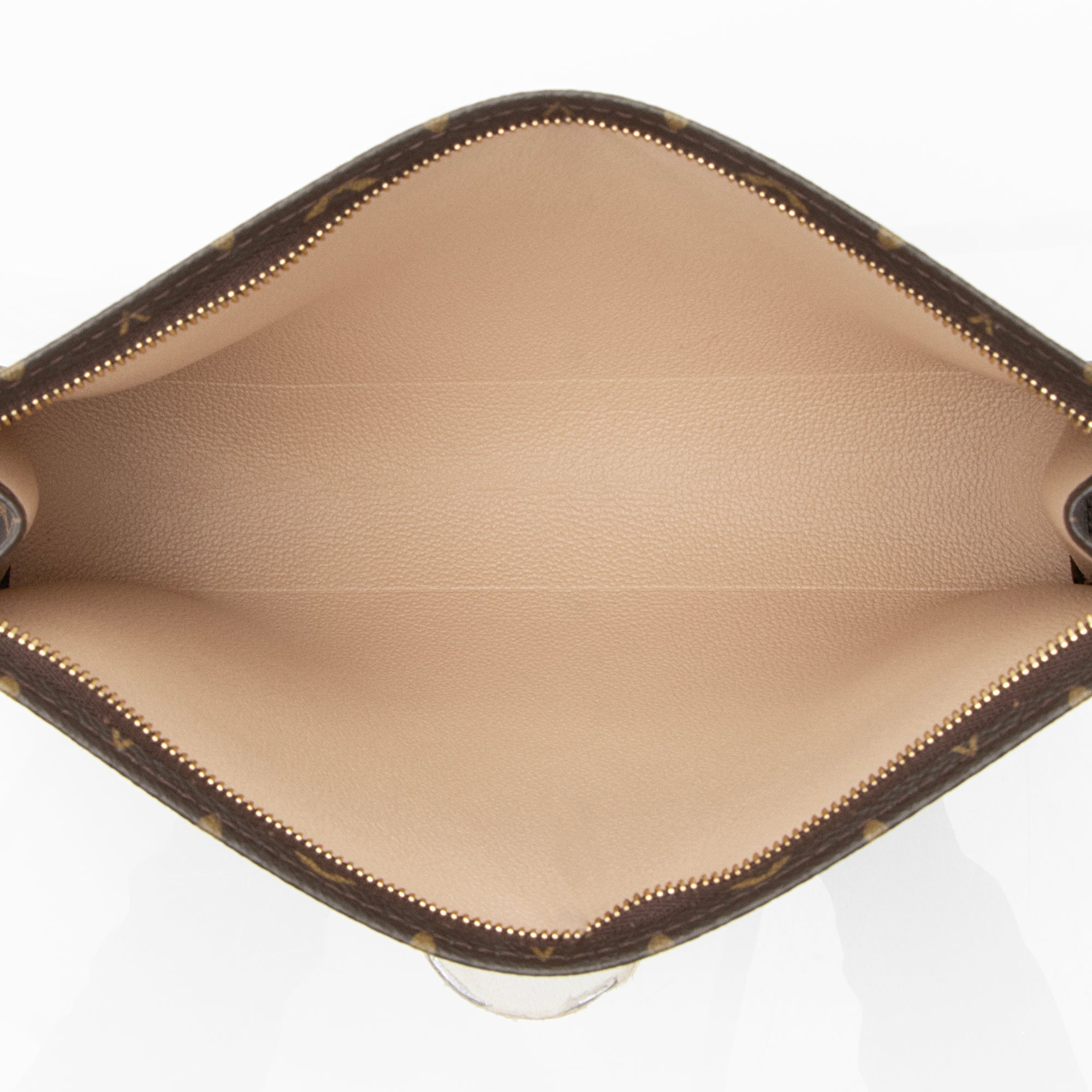 Louis Vuitton Monogram Canvas Toiletry Pouch 26 (SHF-22773)