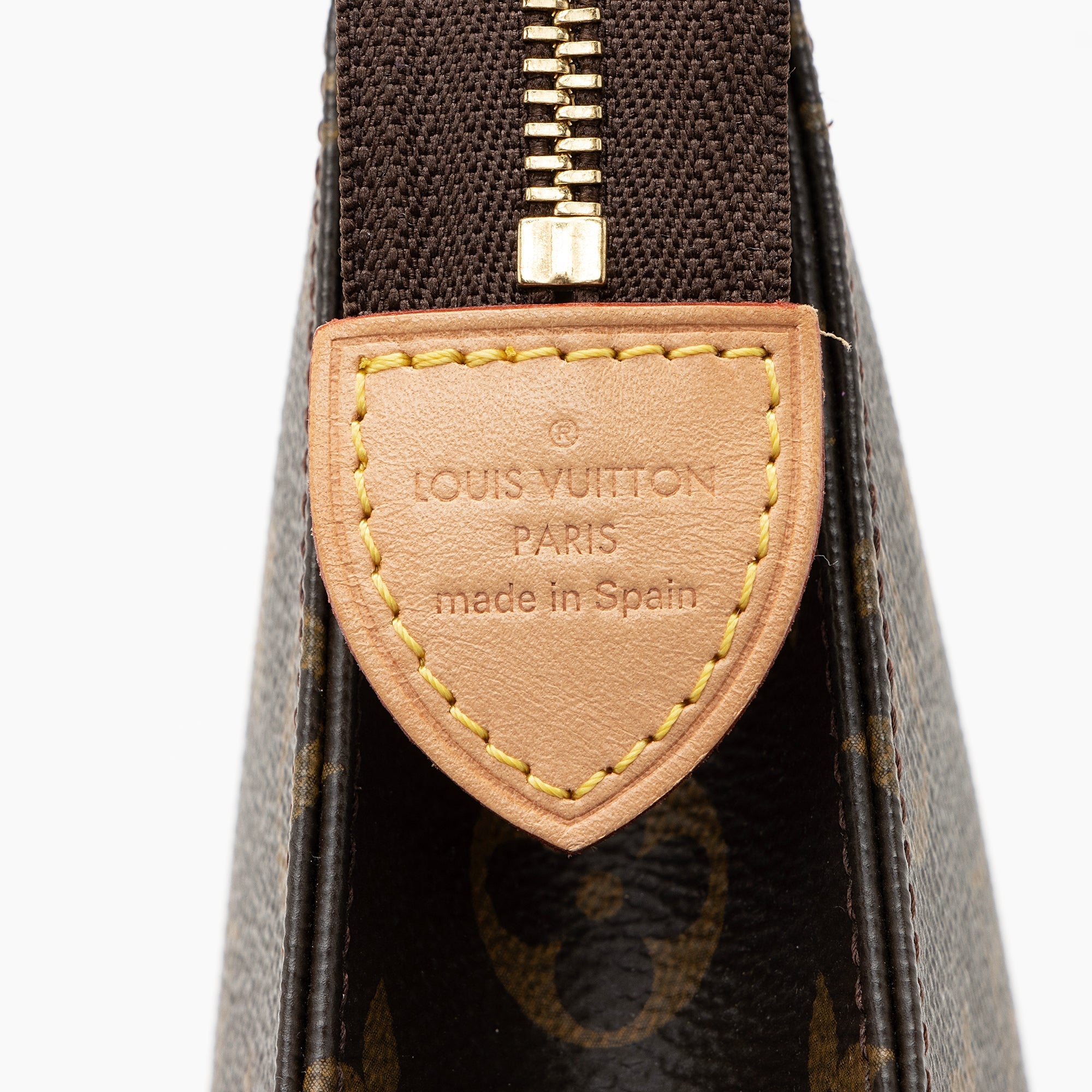 Louis Vuitton Monogram Canvas Toiletry Pouch 26 (SHF-22773)