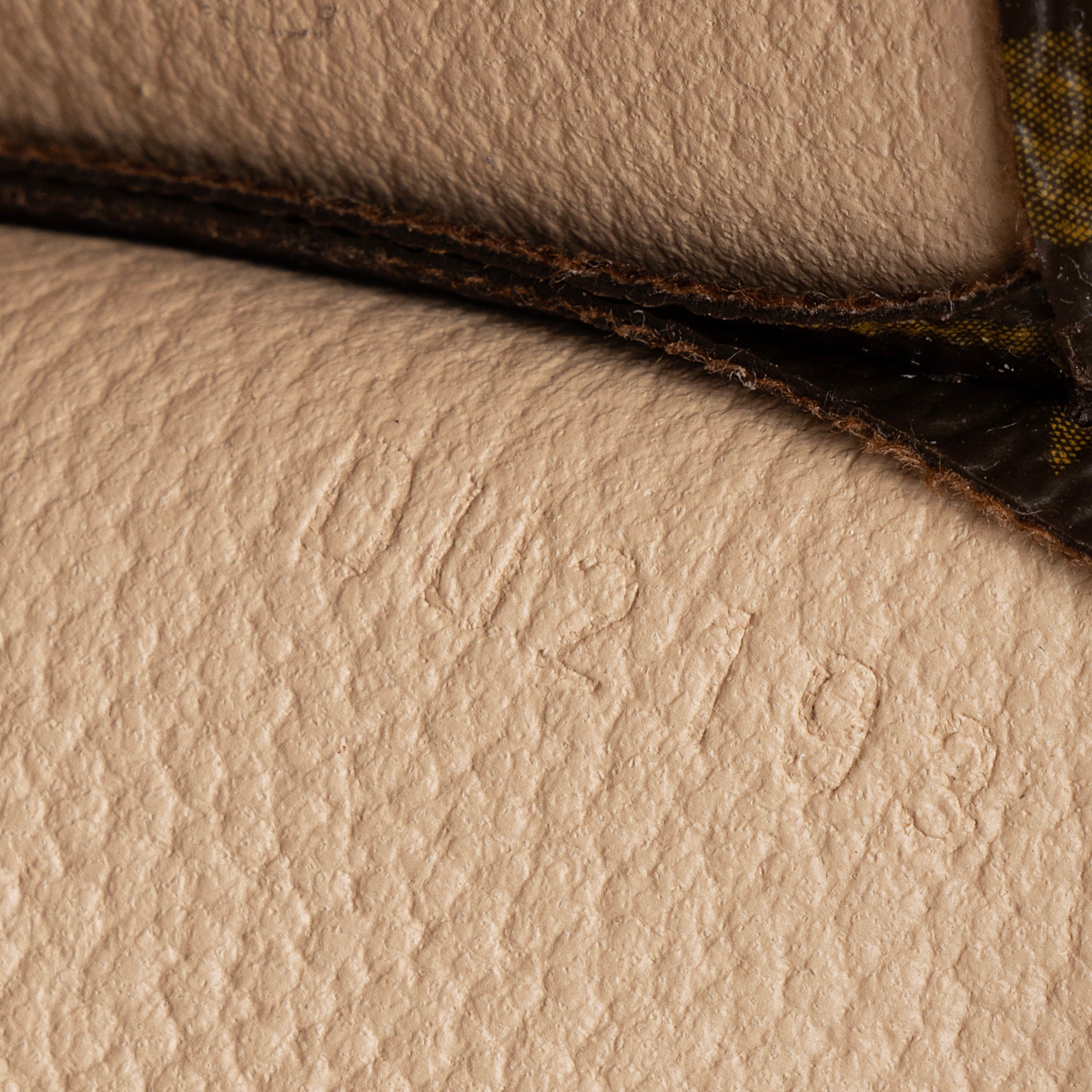 Louis Vuitton Monogram Canvas Toiletry Pouch 26 (SHF-23146)