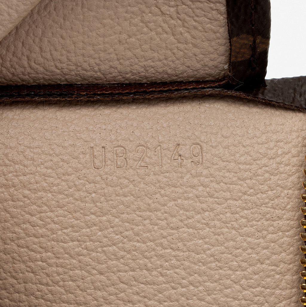 Louis Vuitton Monogram Canvas Toiletry Pouch 26 (SHF-Qfgdpa)