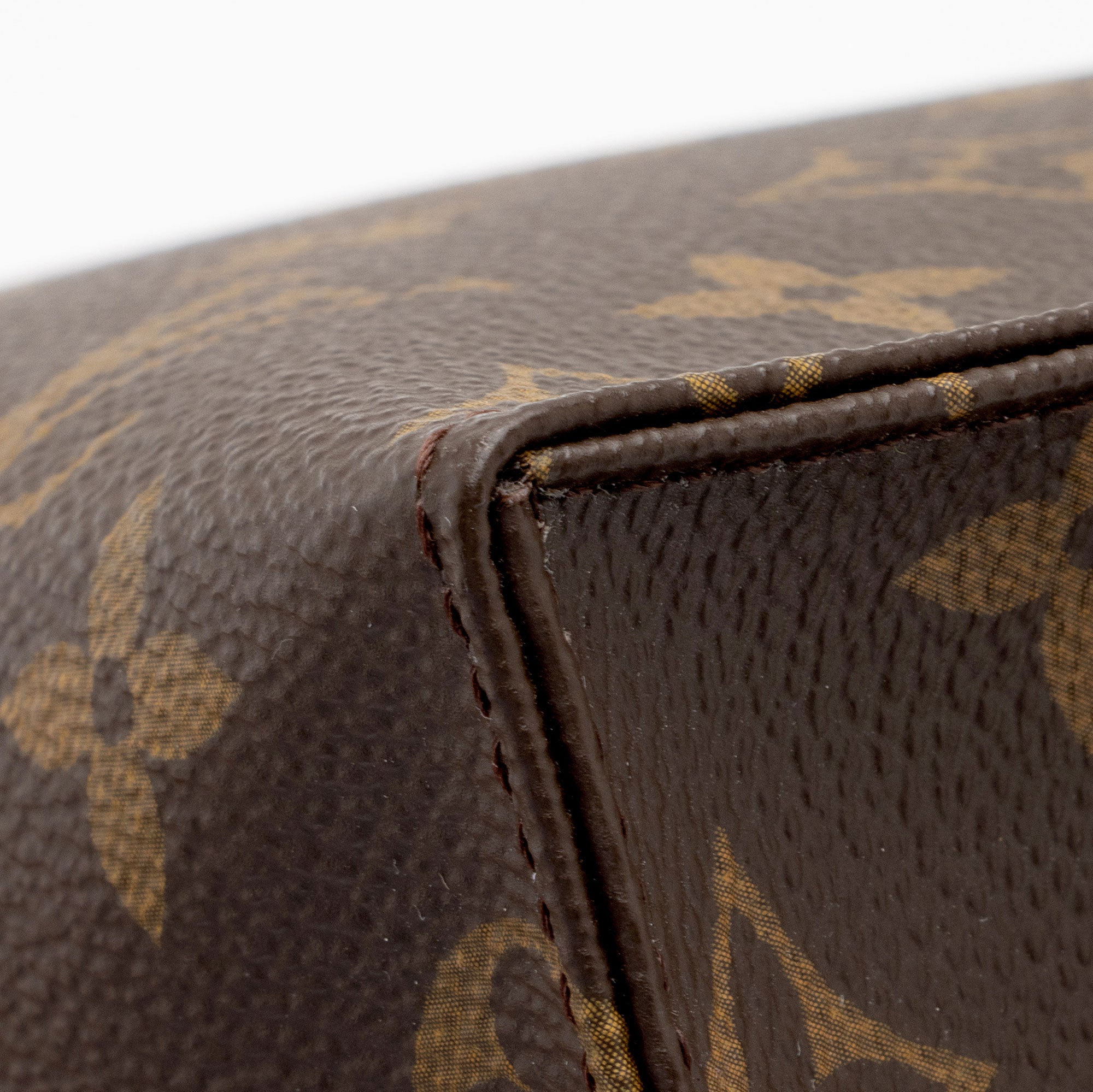 Louis Vuitton Monogram Canvas Toiletry Pouch 26 (SHF-Qfgdpa)