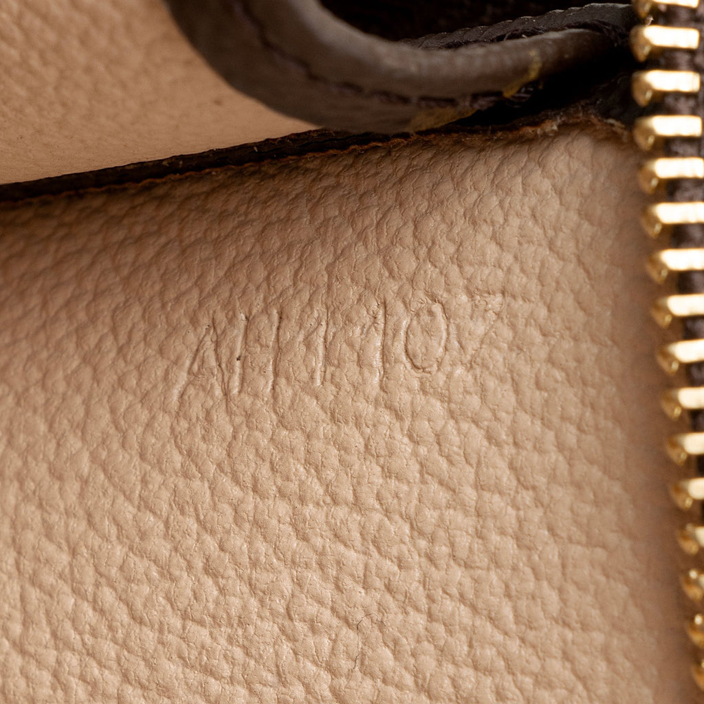 Louis Vuitton Monogram Canvas Toiletry Pouch 26 (SHF-cPJ3G6)