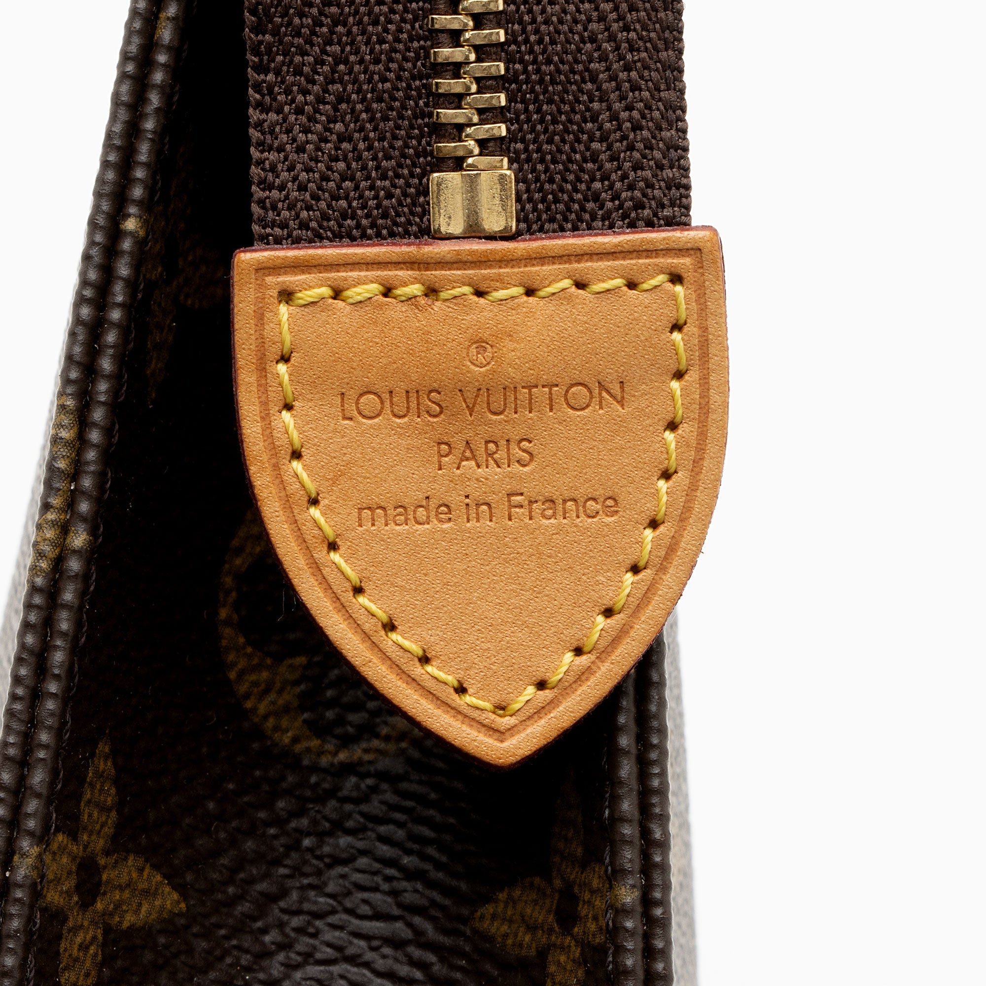 Louis Vuitton Monogram Canvas Toiletry Pouch 26 (SHF-cPJ3G6)