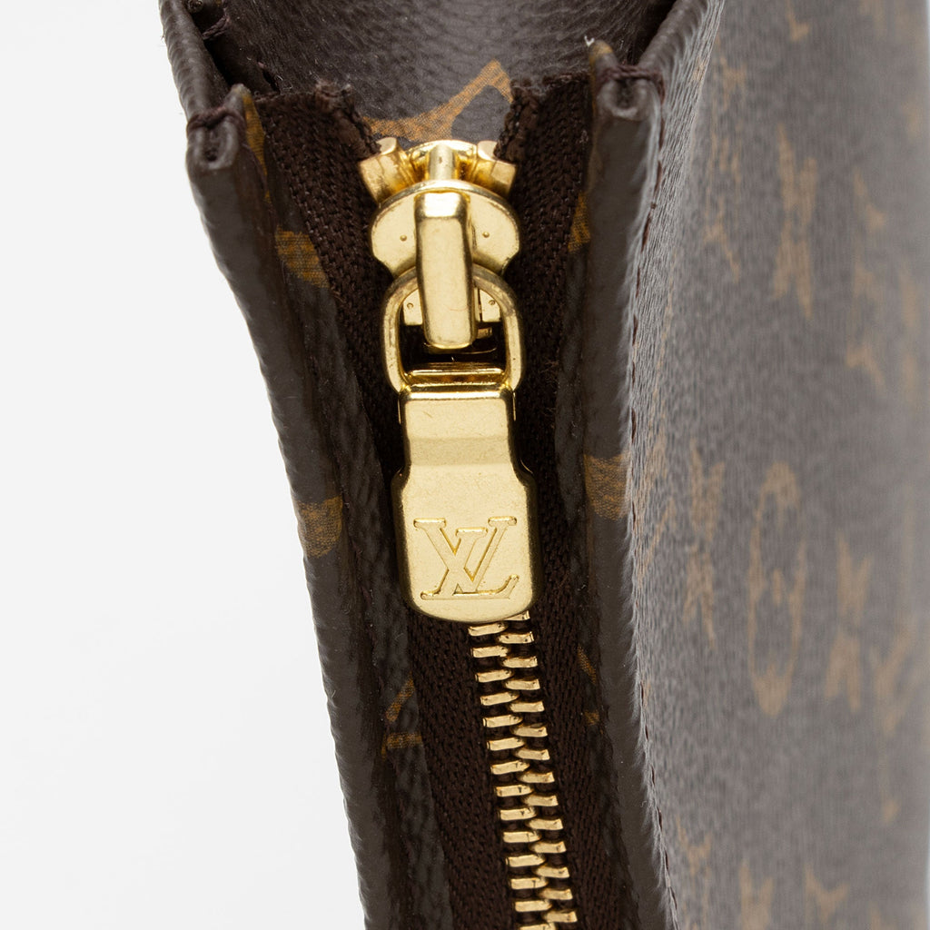 Louis Vuitton Monogram Canvas Toiletry Pouch 26 (SHF-6aemvU)