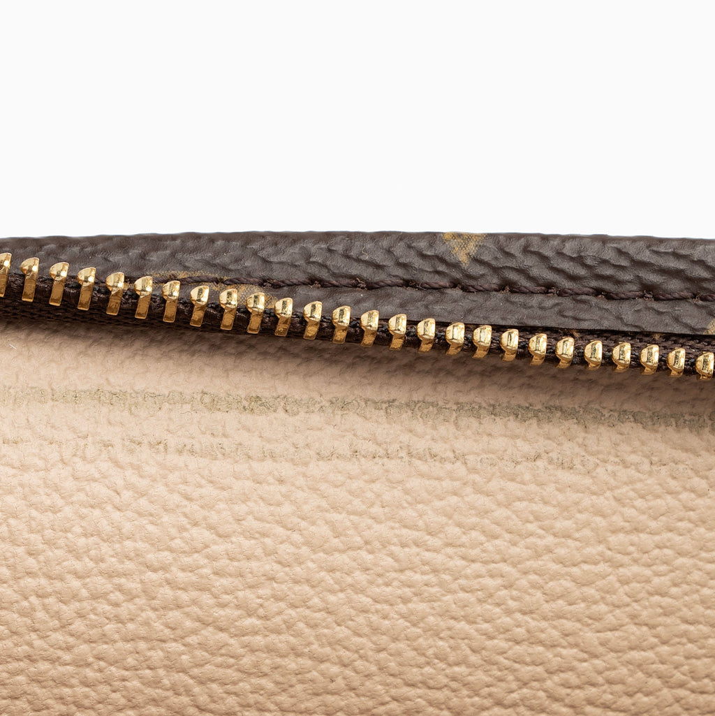 Louis Vuitton Monogram Canvas Toiletry Pouch 26 (SHF-1ASaMu)