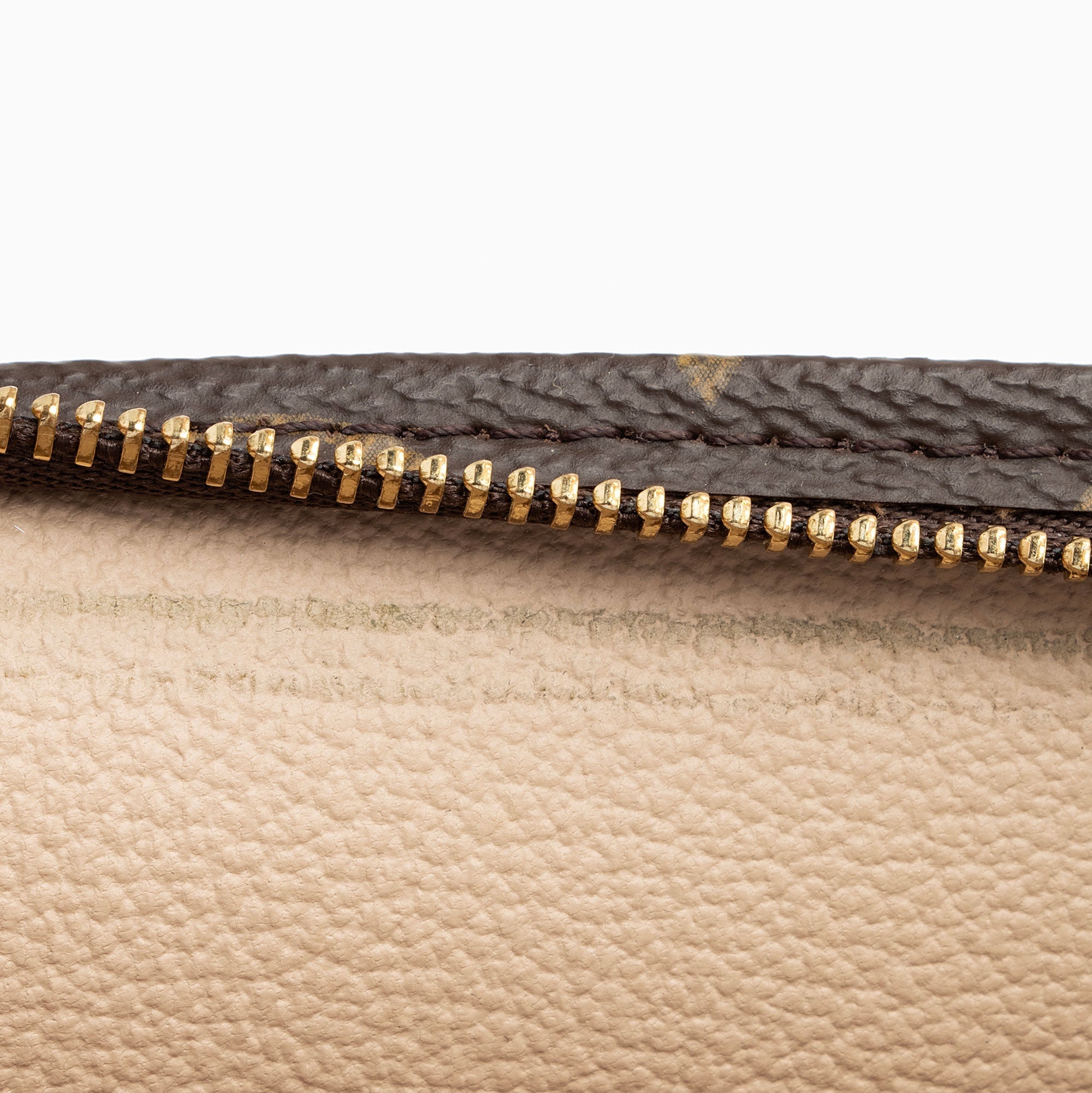 Louis Vuitton Monogram Canvas Toiletry Pouch 26 (SHF-1ASaMu)
