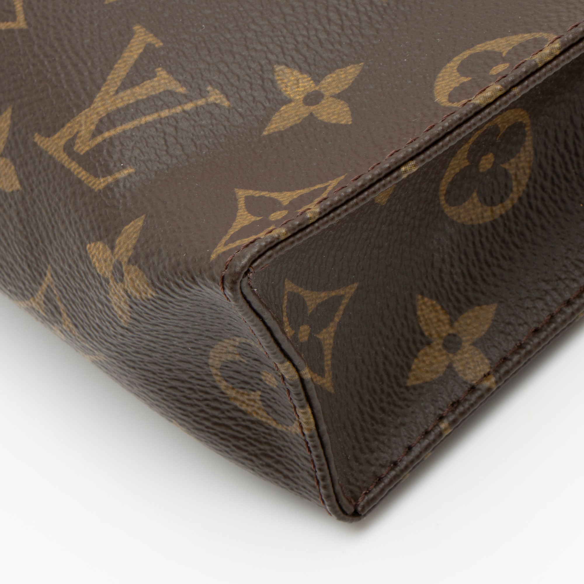 Louis Vuitton Monogram Canvas Toiletry Pouch 26 (SHF-CV45E4)