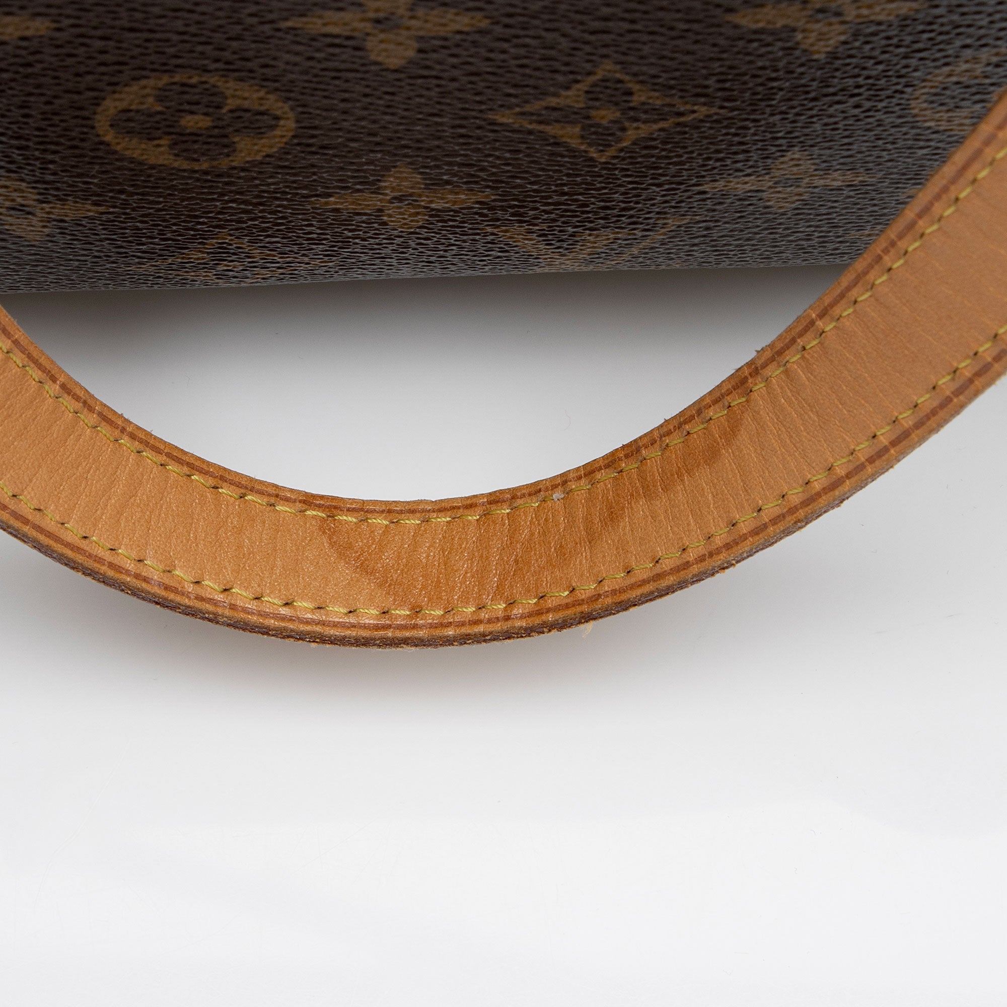 Louis Vuitton Monogram Canvas Totally GM Tote (SHF-UVl9s5)