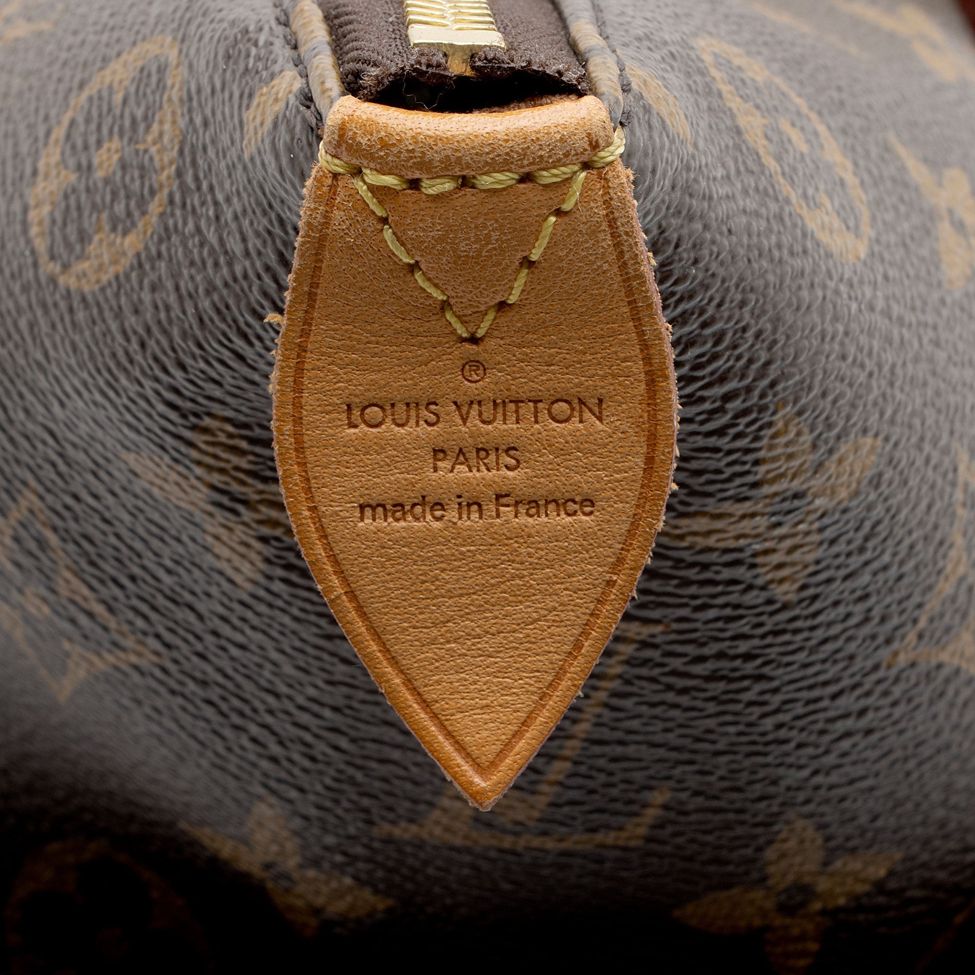 Louis Vuitton Monogram Canvas Totally GM Tote (SHF-UVl9s5)