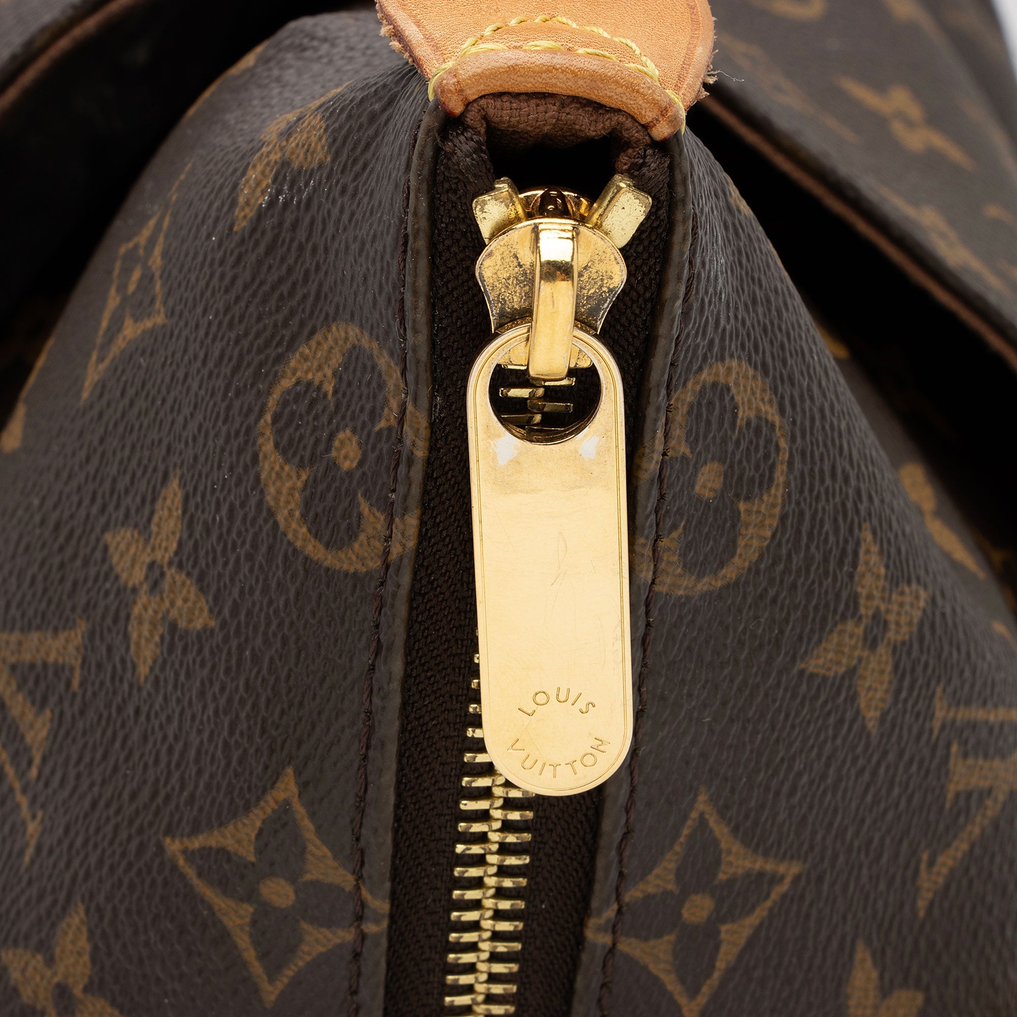 Louis Vuitton Monogram Canvas Totally MM Tote (SHF-ml1ALd)