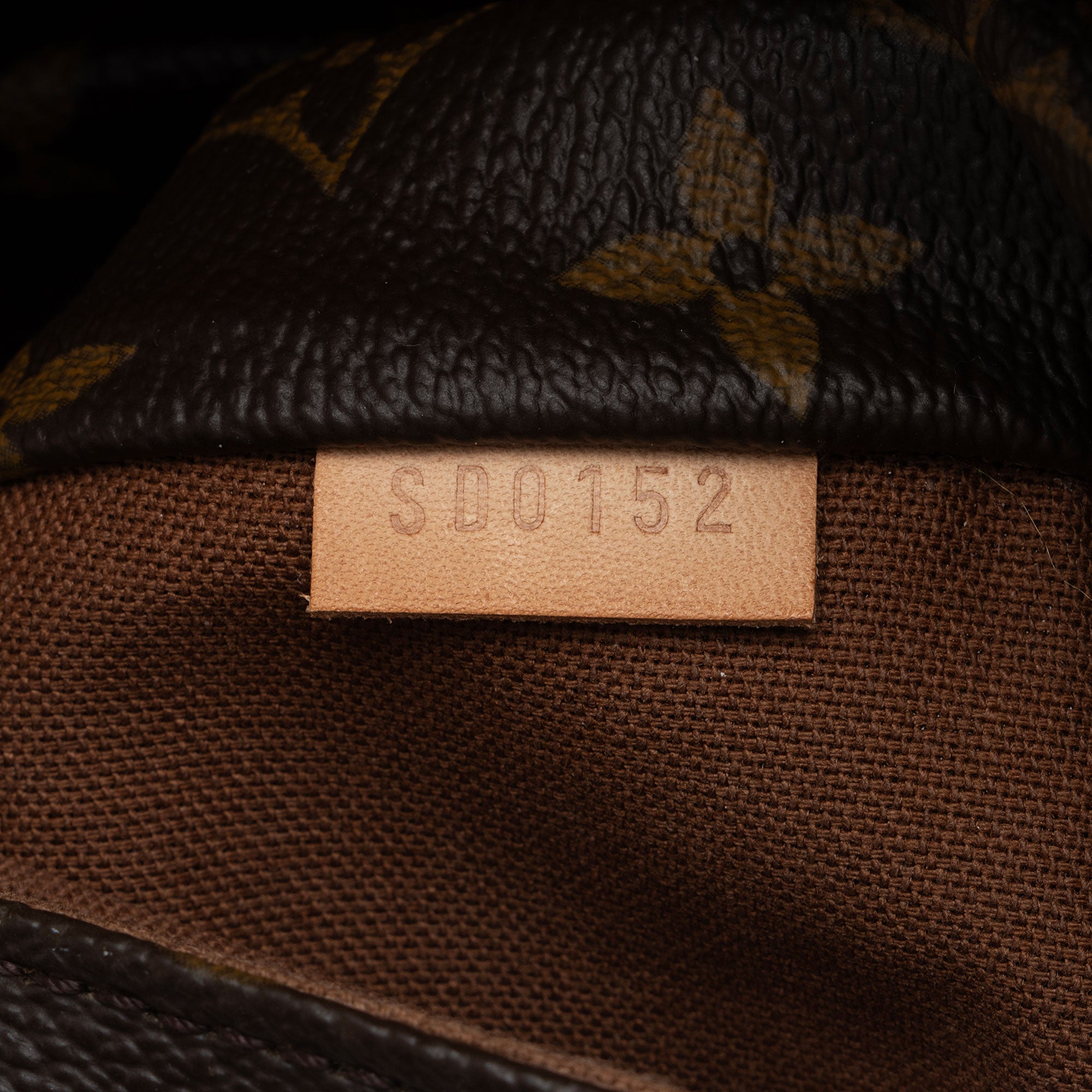 Louis Vuitton Monogram Canvas Totally MM Tote (SHF-ml1ALd)