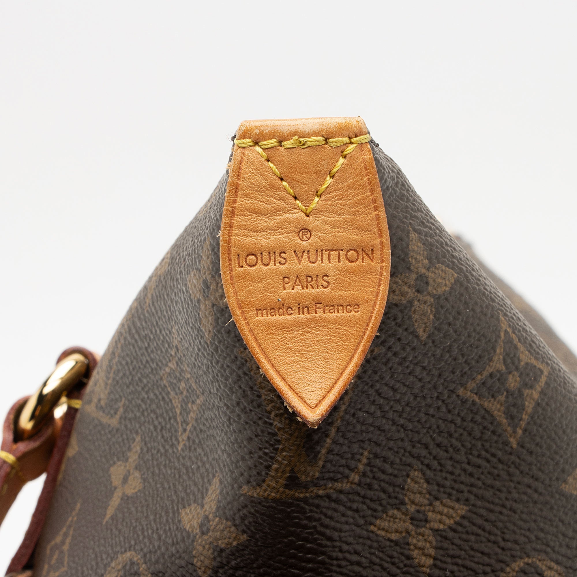 Louis Vuitton Monogram Canvas Totally MM Tote (SHF-OUVzwH)