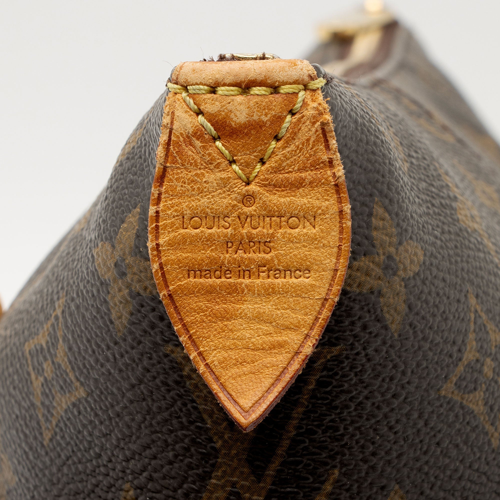 Louis Vuitton Monogram Canvas Totally MM Tote (SHF-KFfgiU)