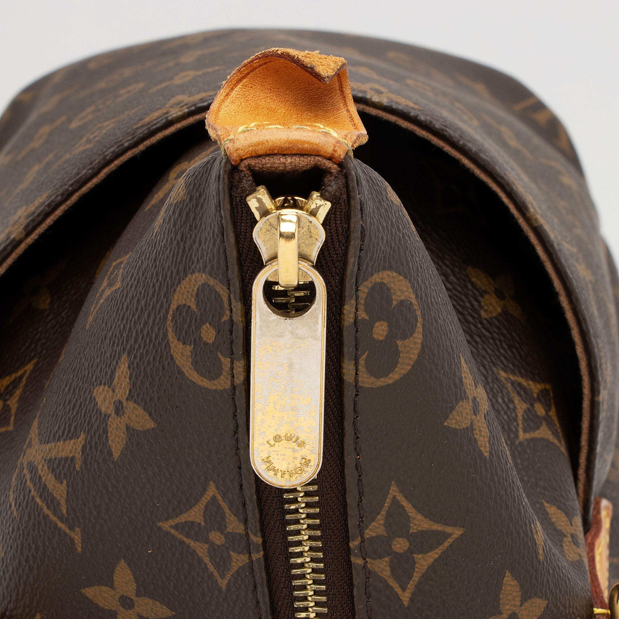 Louis Vuitton Monogram Canvas Totally MM Tote (SHF-wwDax3)