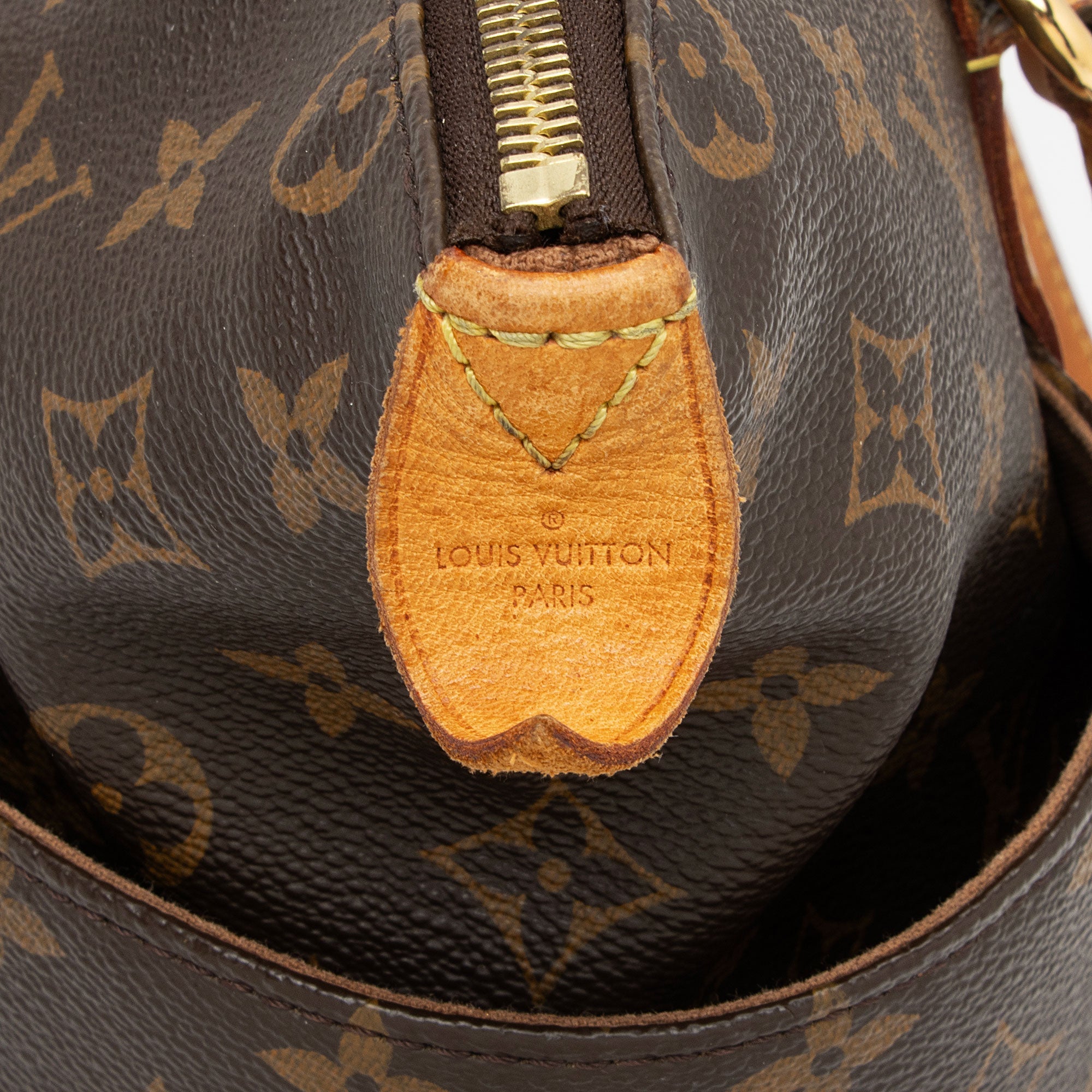 Louis Vuitton Monogram Canvas Totally MM Tote (SHF-wwDax3)
