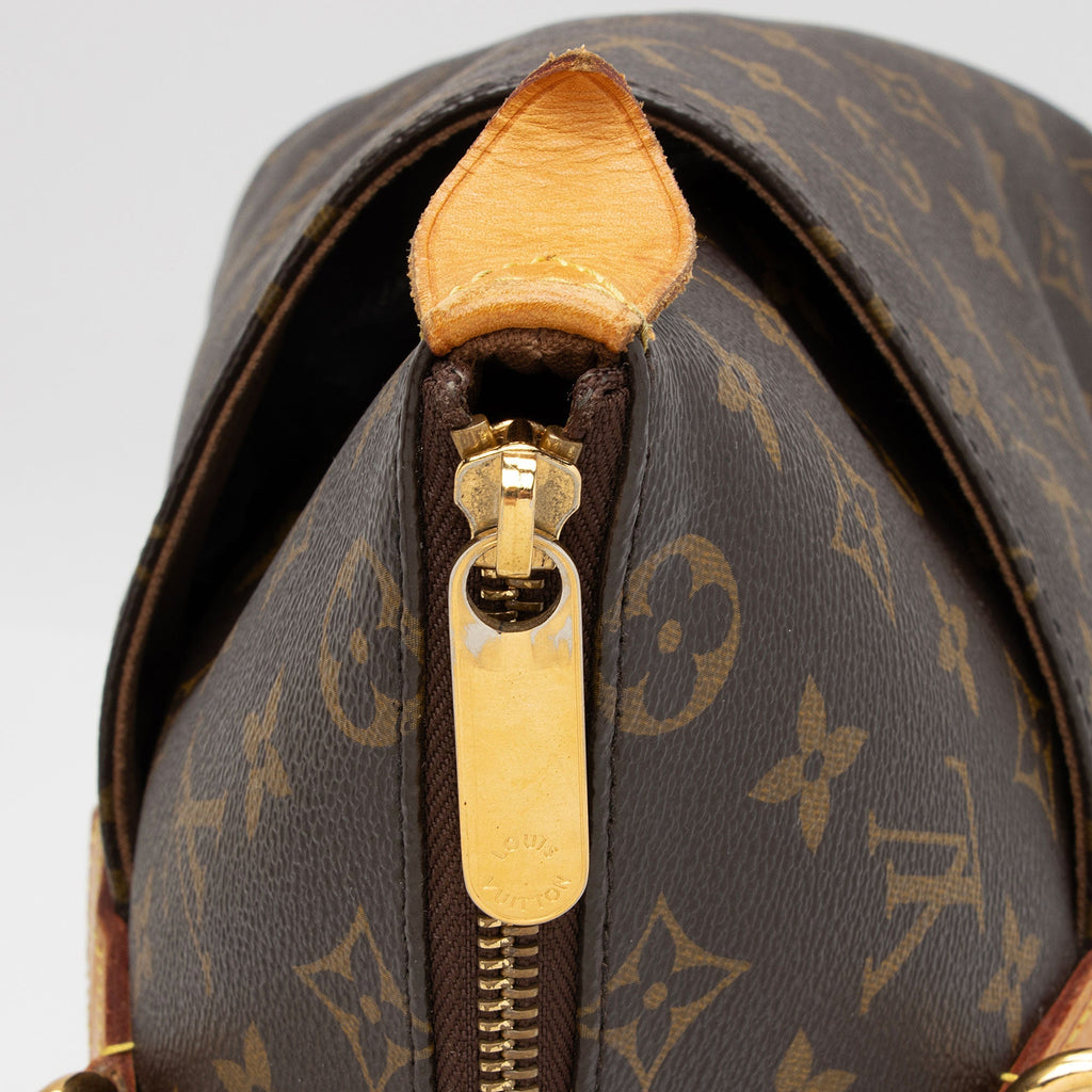 Louis Vuitton Monogram Canvas Totally MM Tote (SHF-zHrgRV)