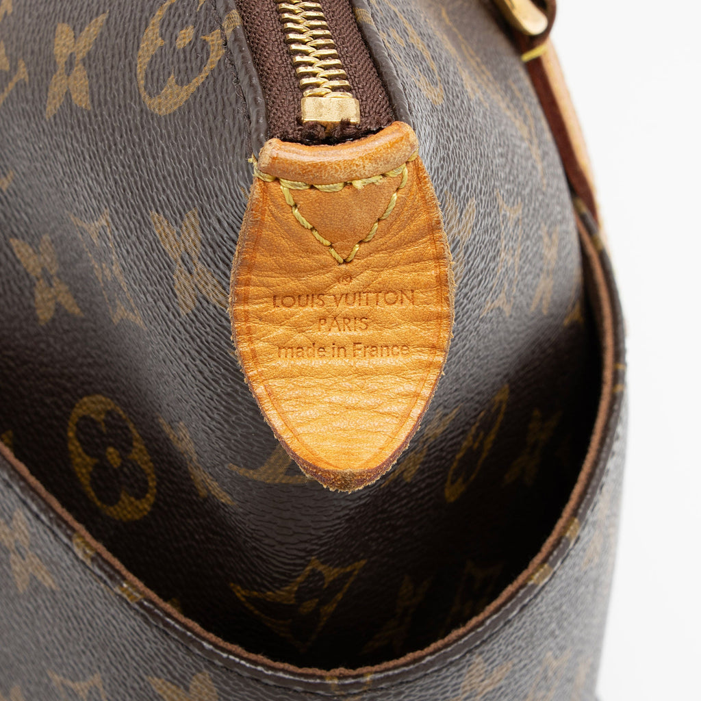 Louis Vuitton Monogram Canvas Totally MM Tote (SHF-zHrgRV)