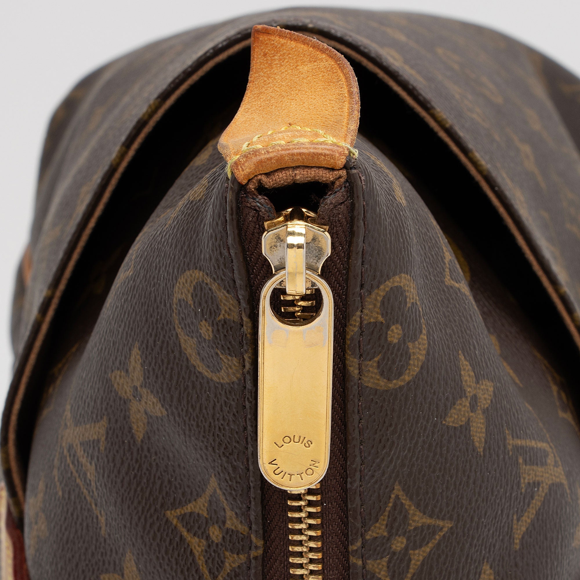 Louis Vuitton Monogram Canvas Totally MM Tote (SHF-qBJU3Z)