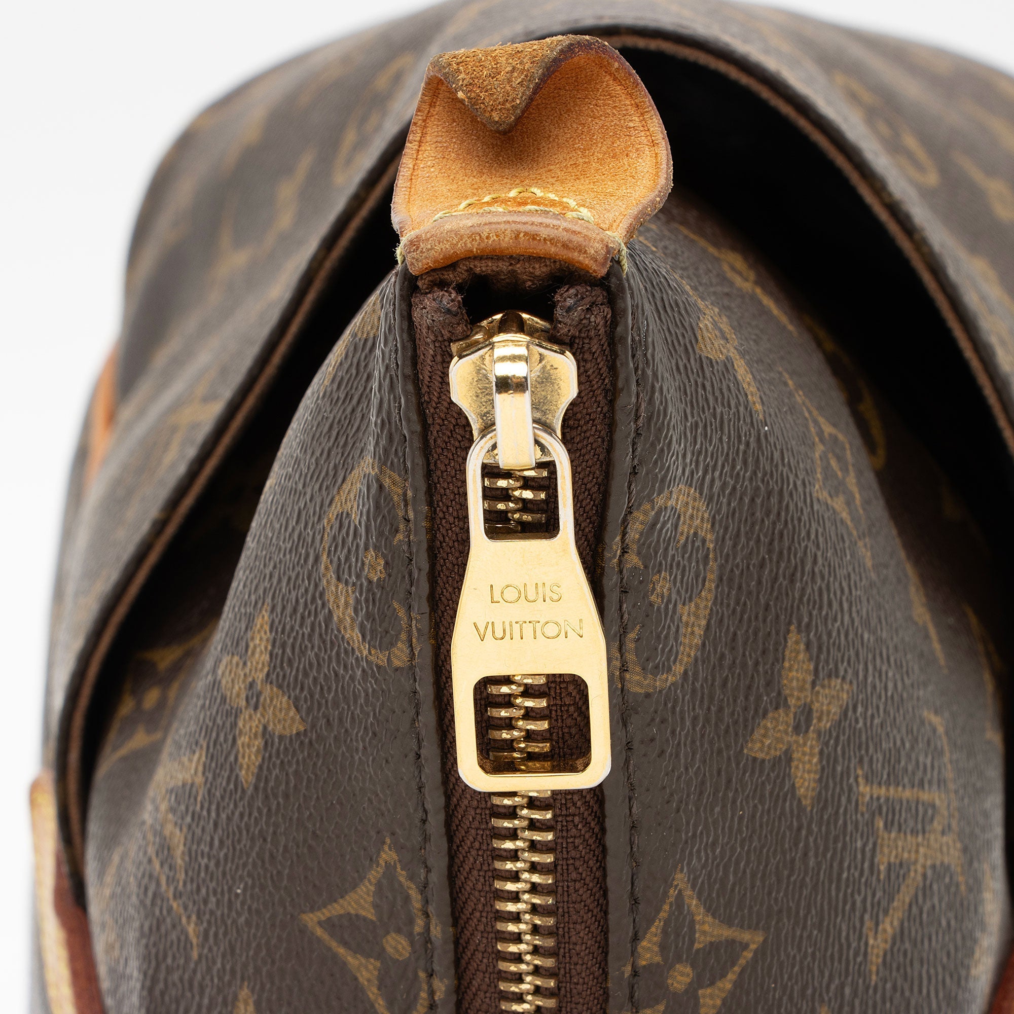 Louis Vuitton Monogram Canvas Totally MM Tote (SHF-LGduxF)
