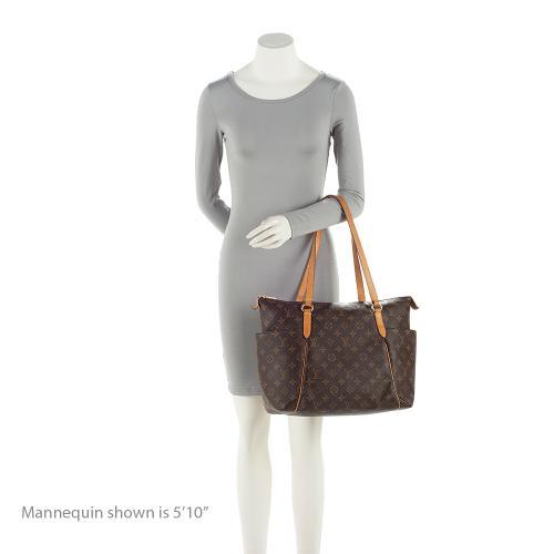 Louis Vuitton Monogram Canvas Totally MM Tote (SHF-LGduxF)