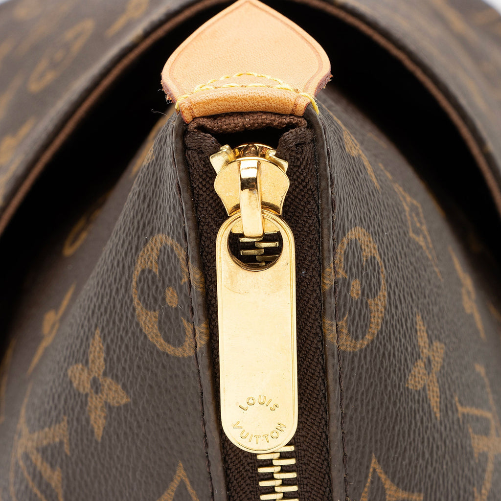 Louis Vuitton Monogram Canvas Totally MM Tote (SHF-I6Ss3e)