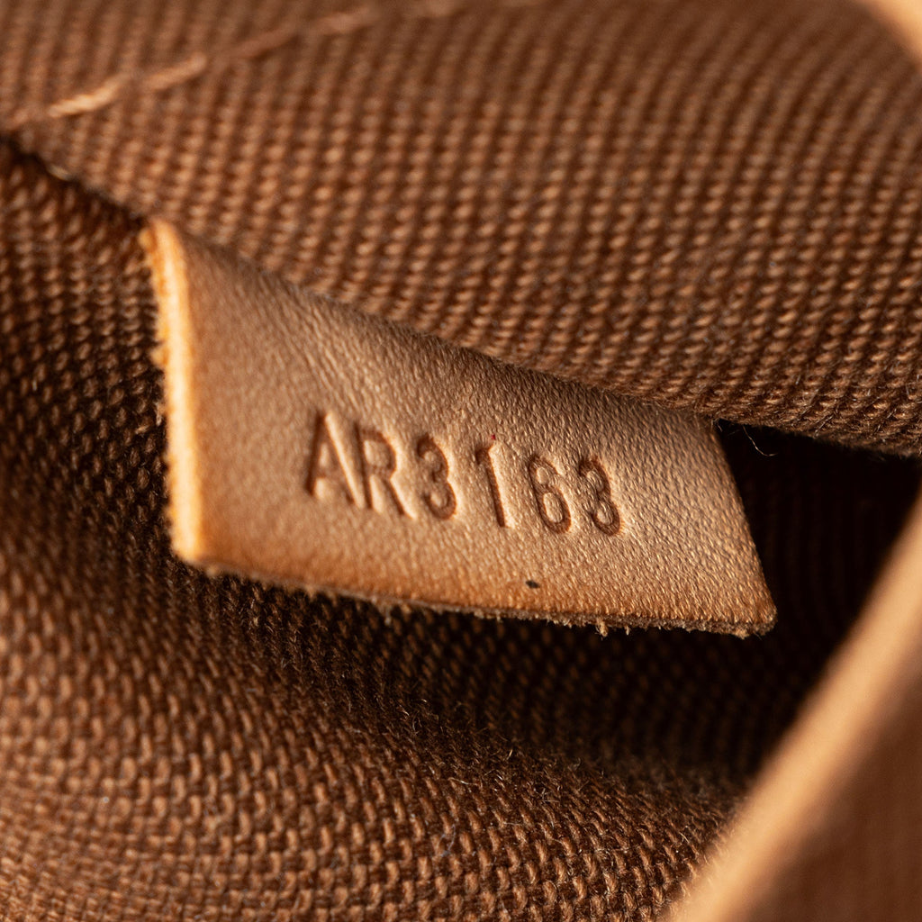 Louis Vuitton Monogram Canvas Trotteur Beauborg Messenger (SHF-n6KeNq)
