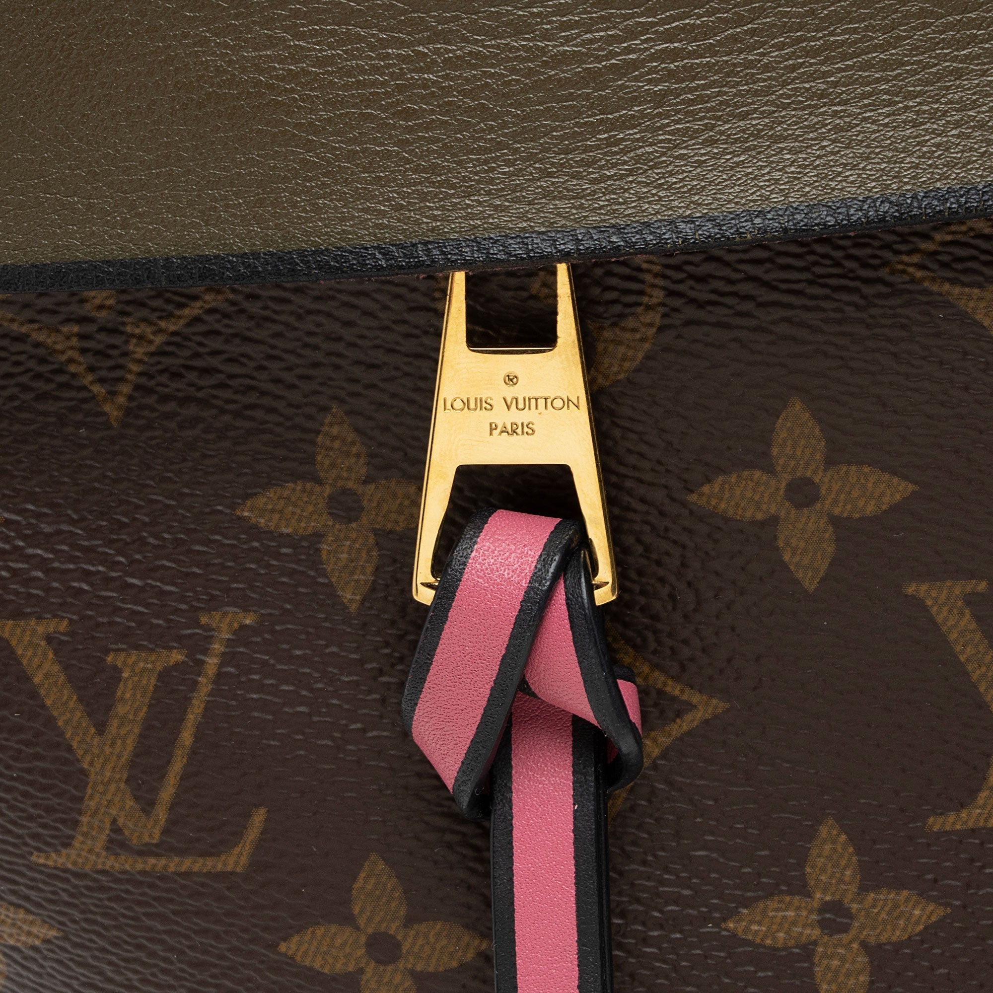 Louis Vuitton Monogram Canvas Tuileries Besace Shoulder Bag (SHF-Z0qJF1)