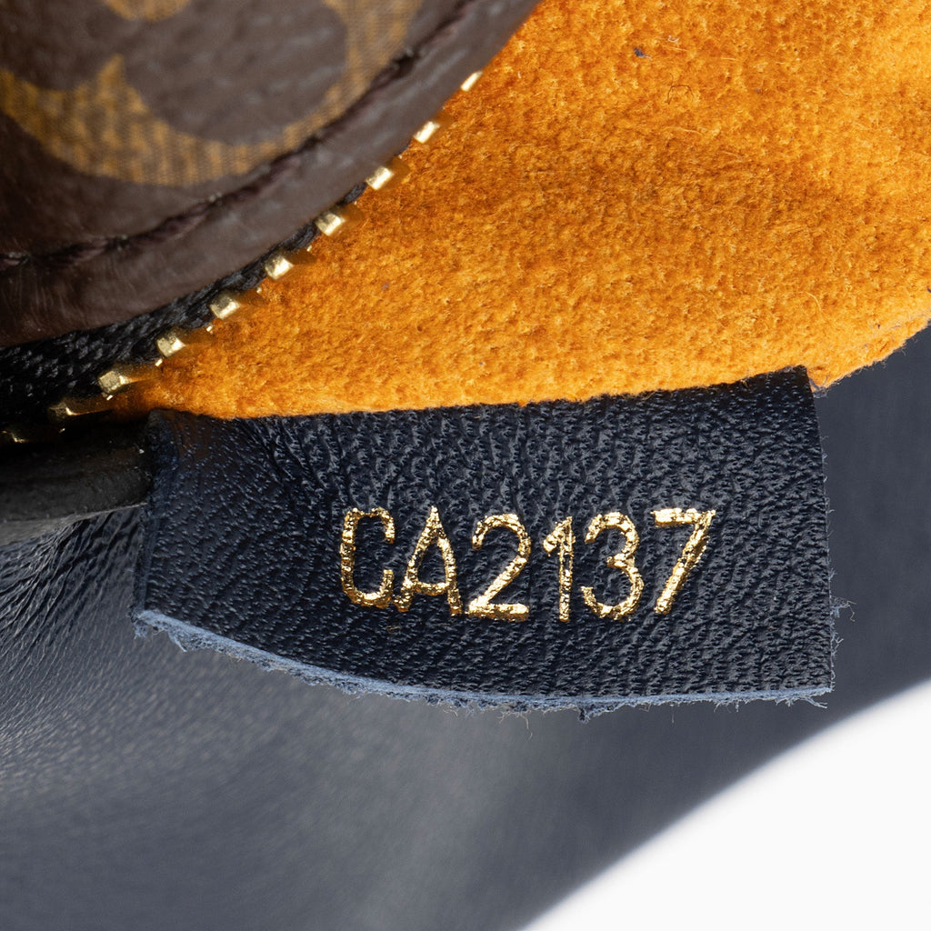 Louis Vuitton Monogram Canvas Tuileries Besace Shoulder Bag